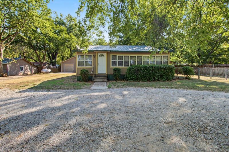 5808 S Southeast Blvd Property Photo 3