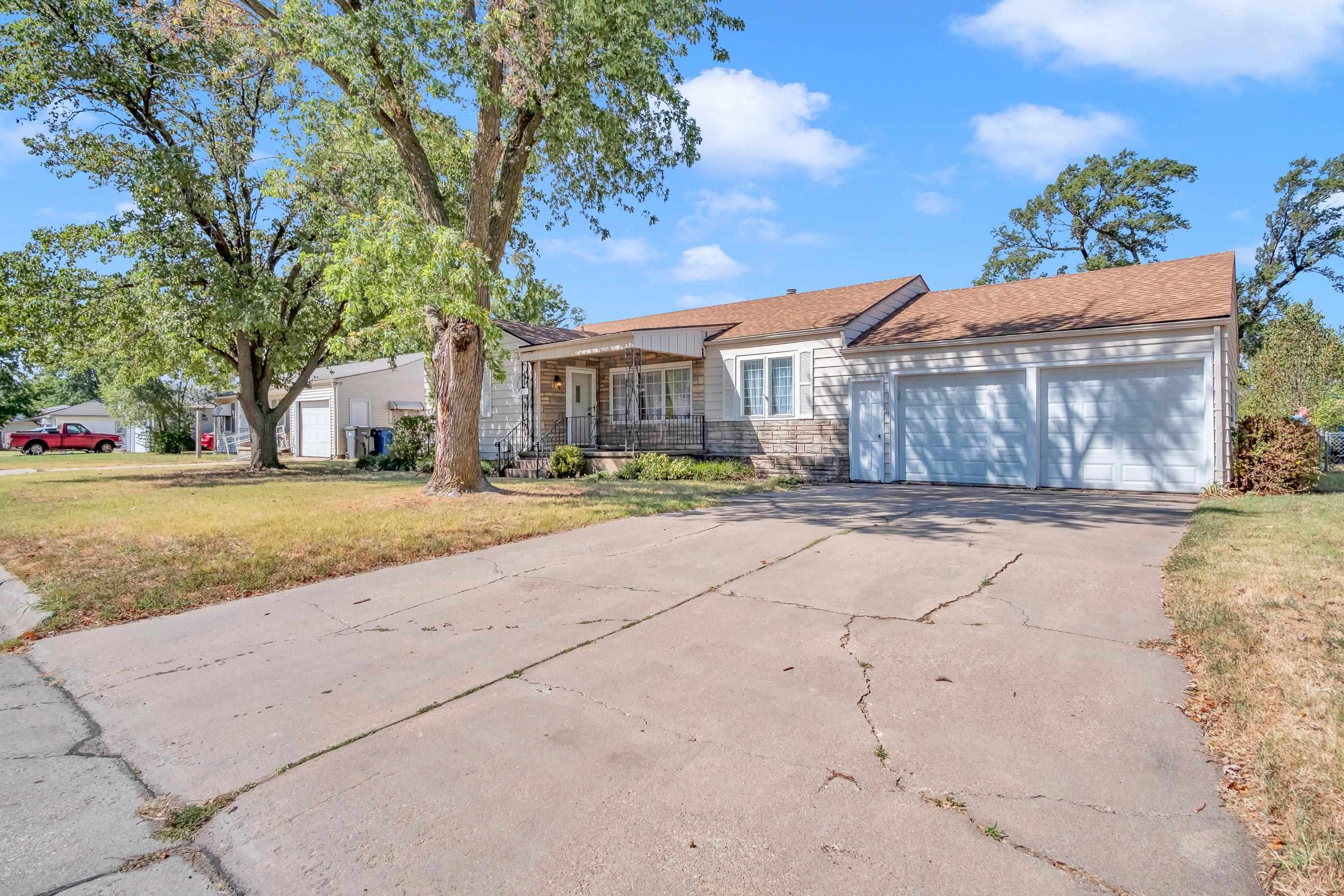 1101 Allison Property Photo 5