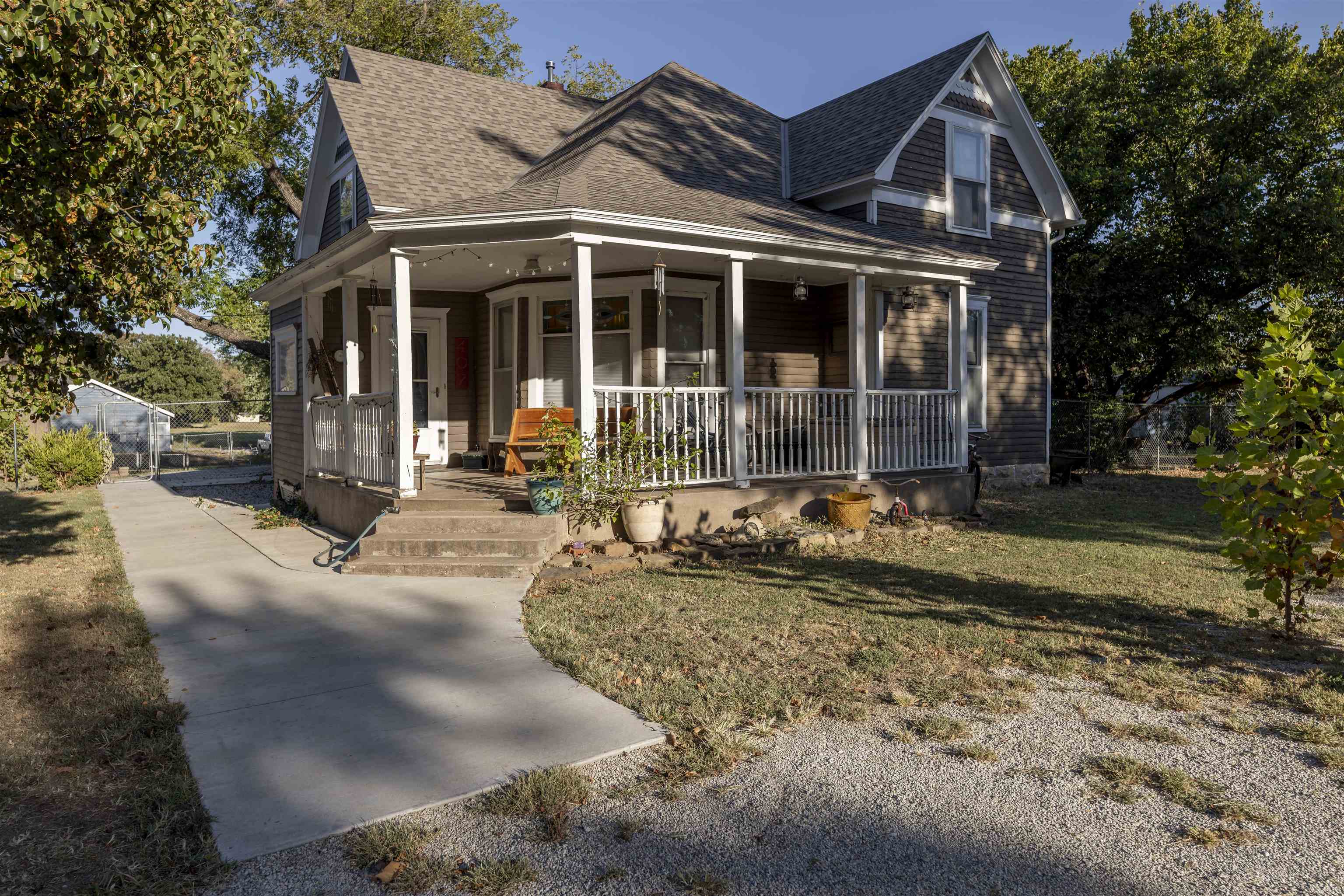 407 S Cedar