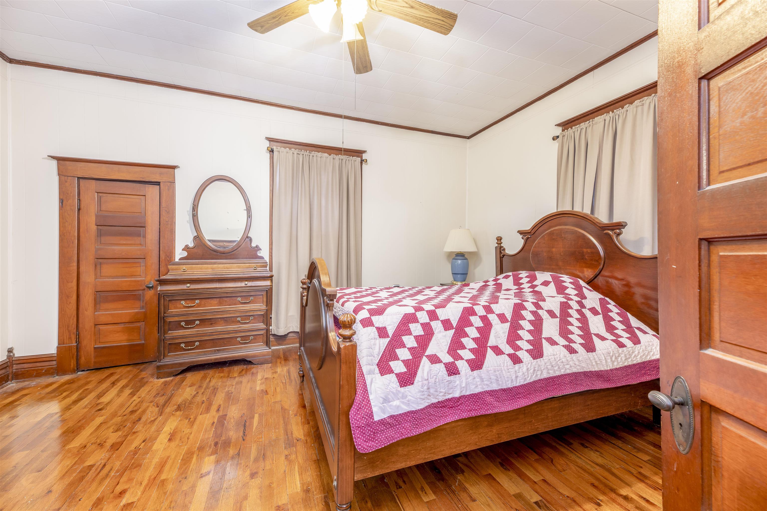 407 S Cedar Property Photo 9