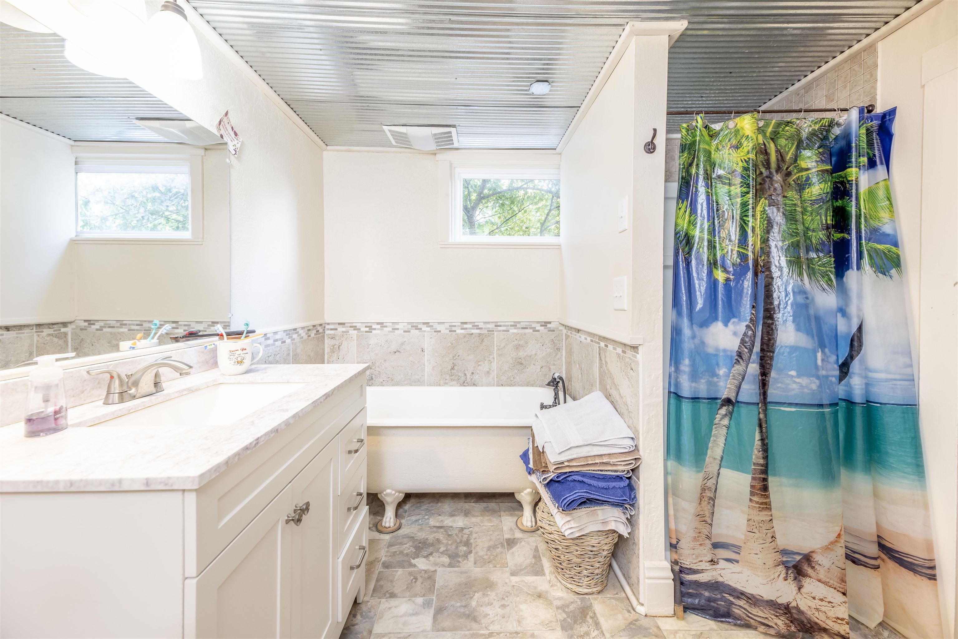 407 S Cedar Property Photo 11