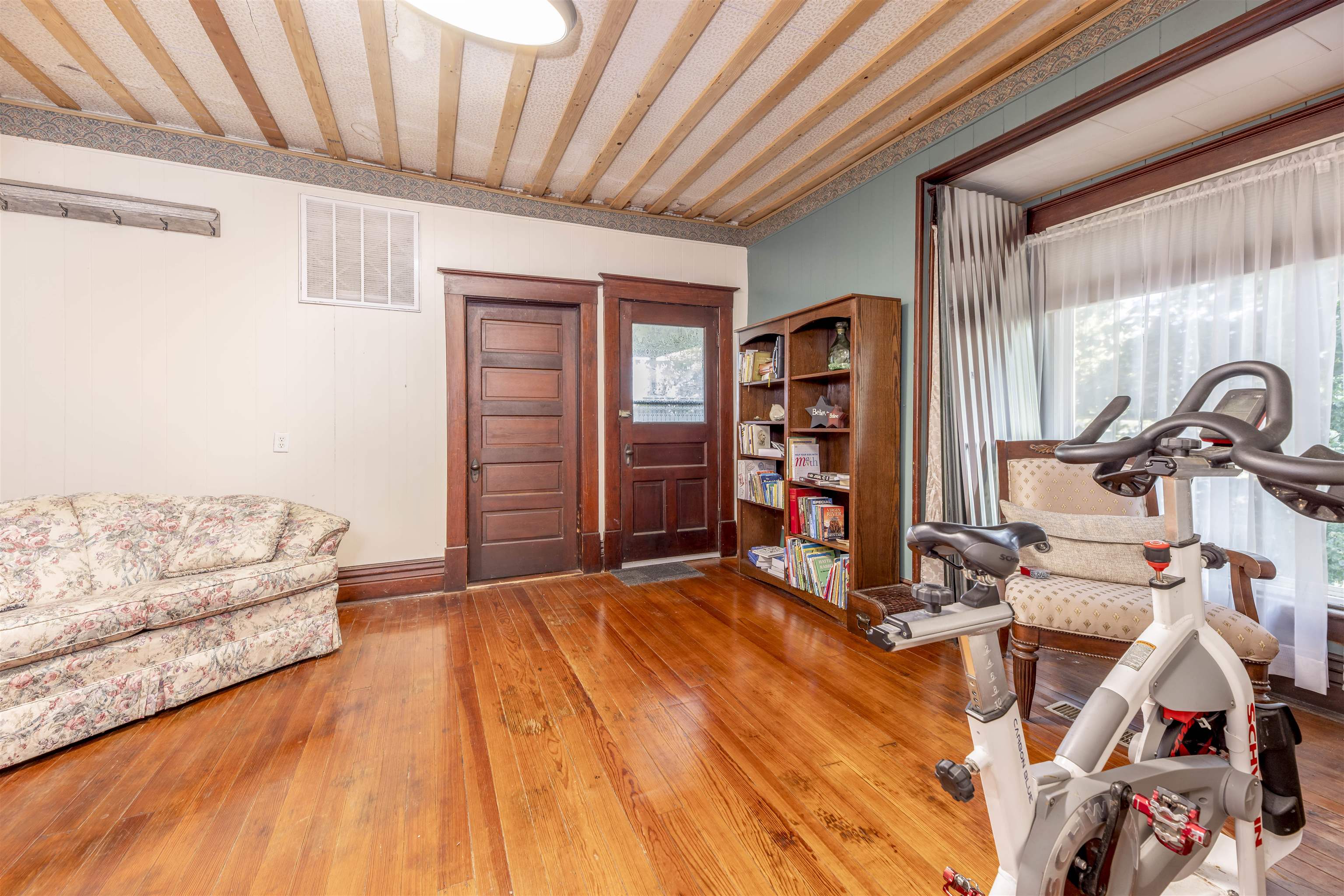 407 S Cedar Property Photo 13