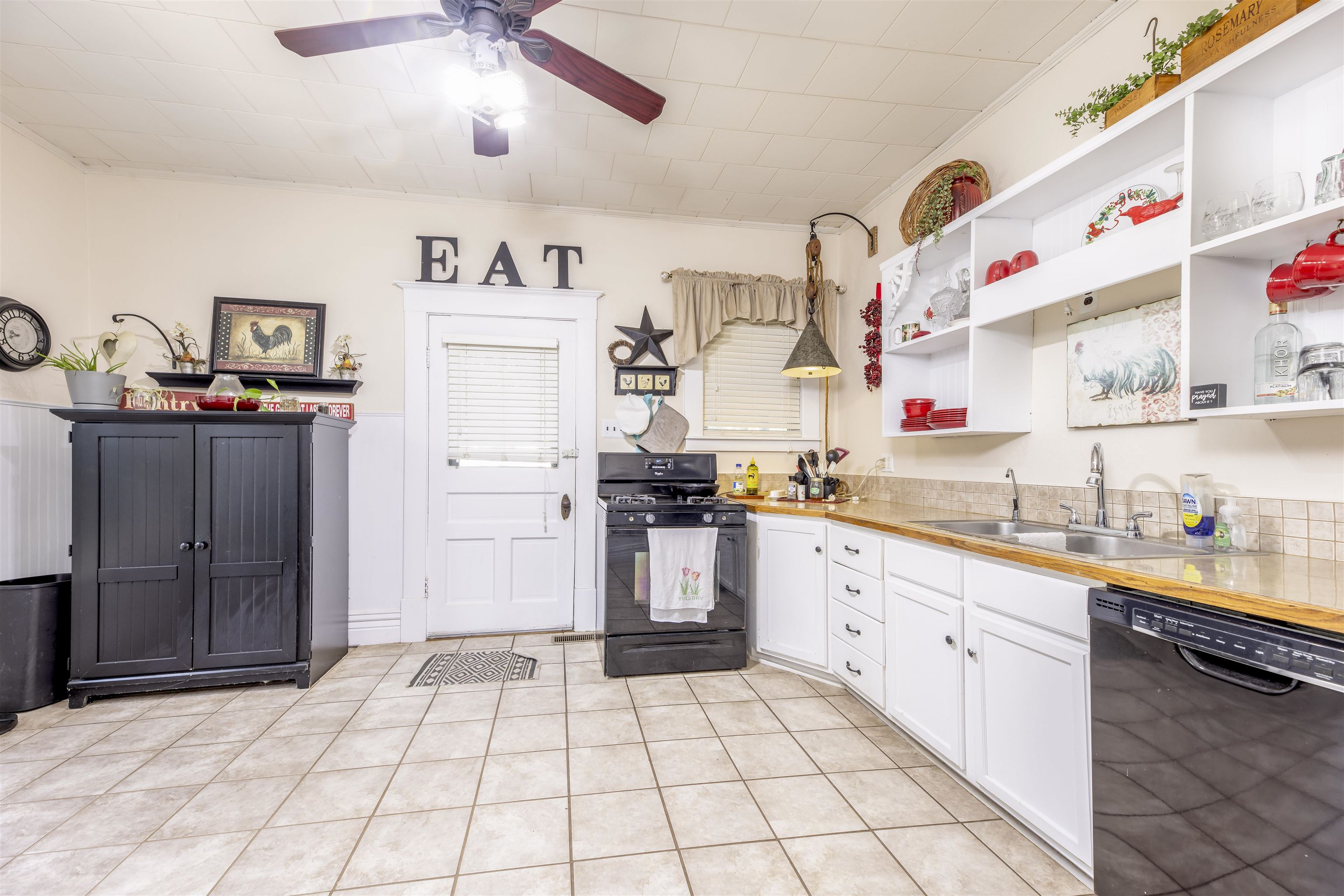 407 S Cedar Property Photo 15