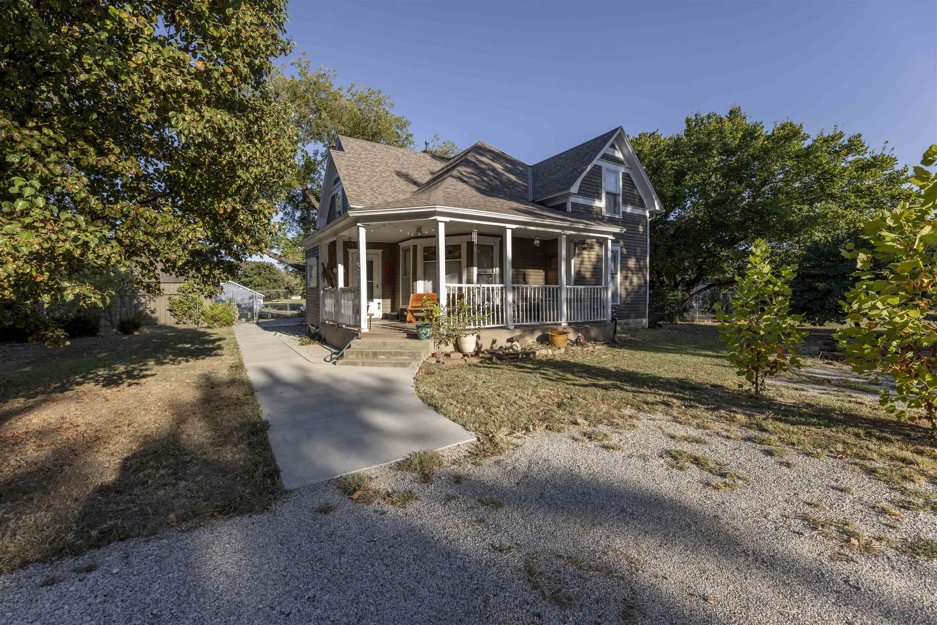 407 S Cedar Property Photo 27
