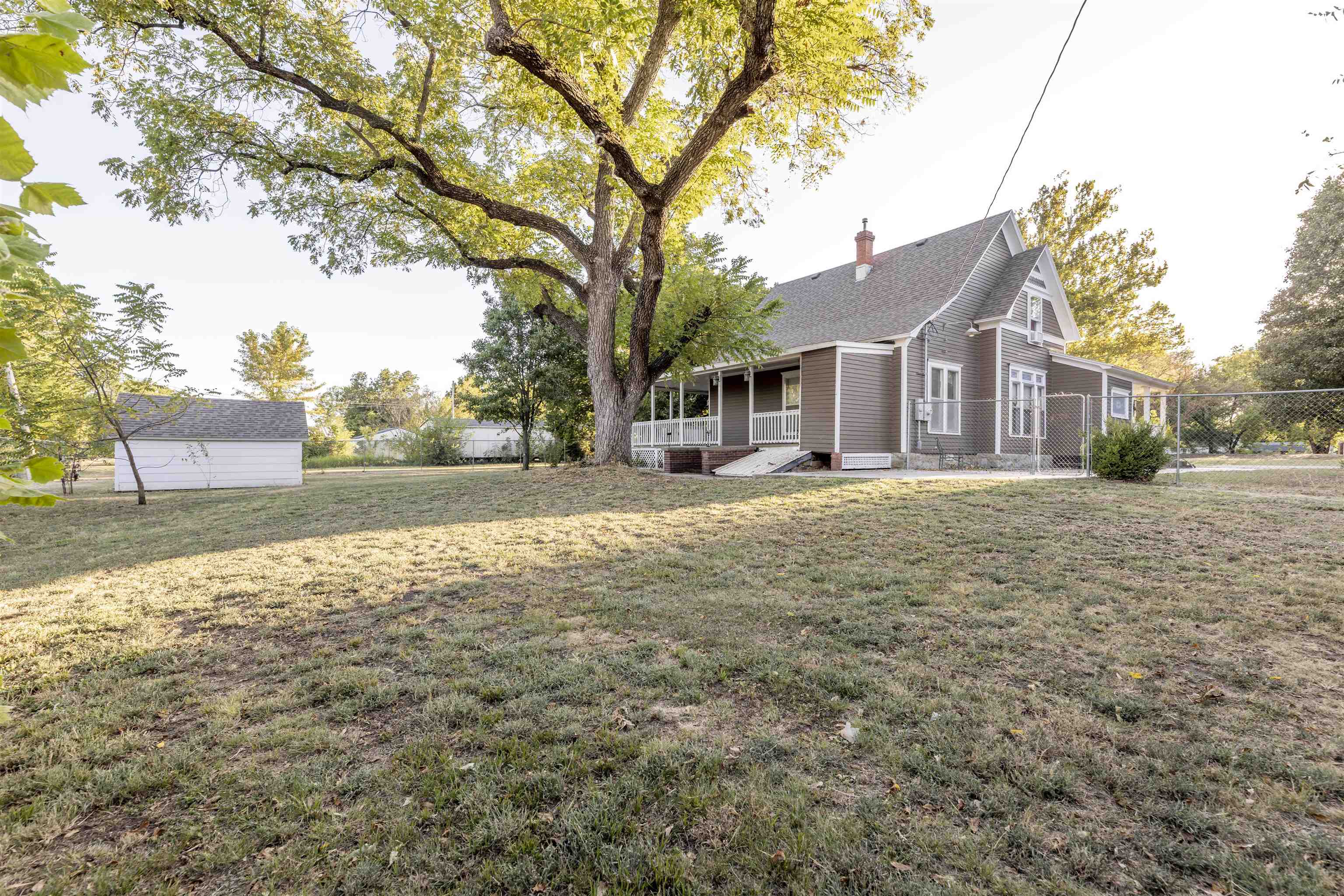 407 S Cedar Property Photo 31