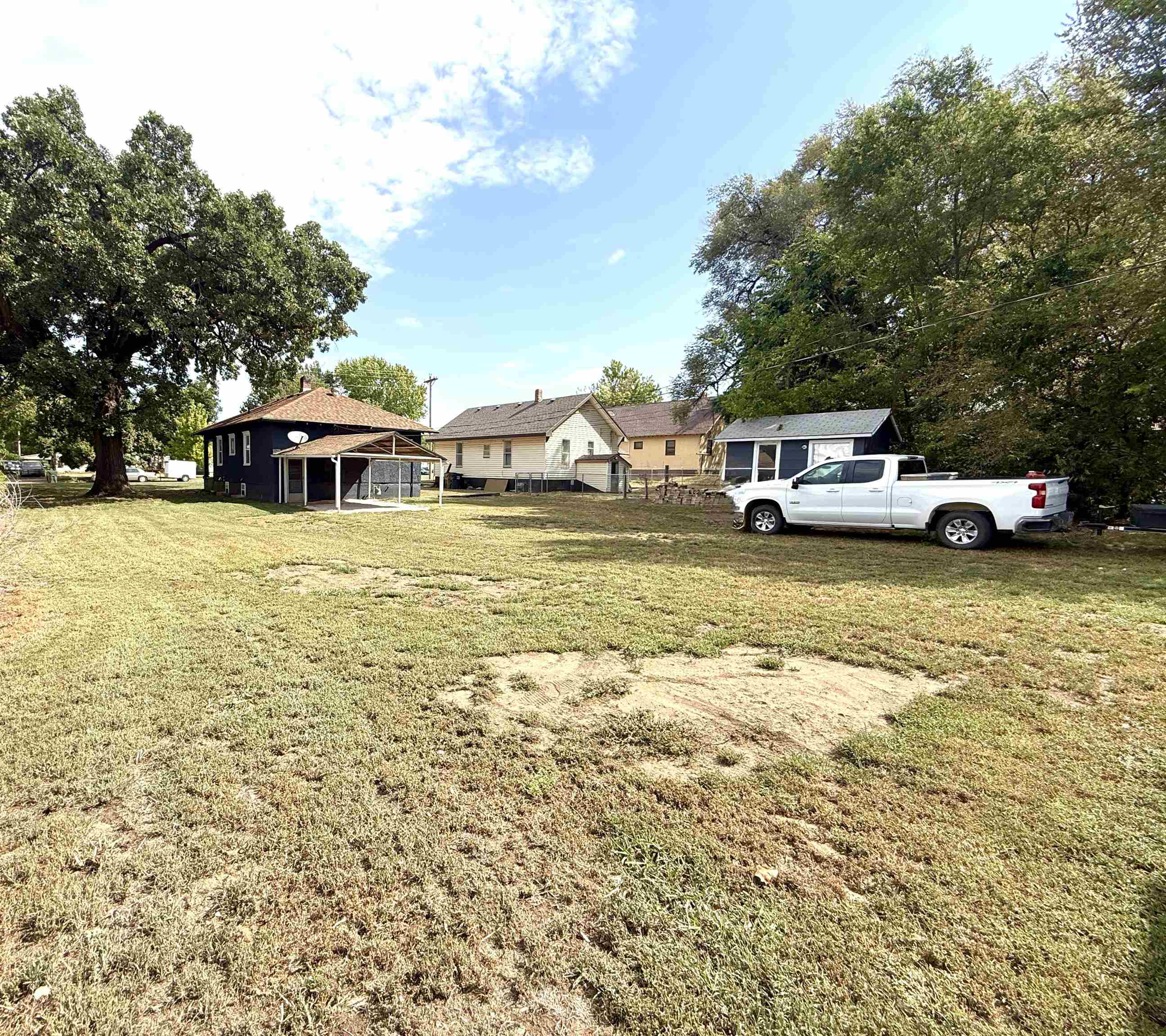 305 W Kansas Ave Property Photo 31