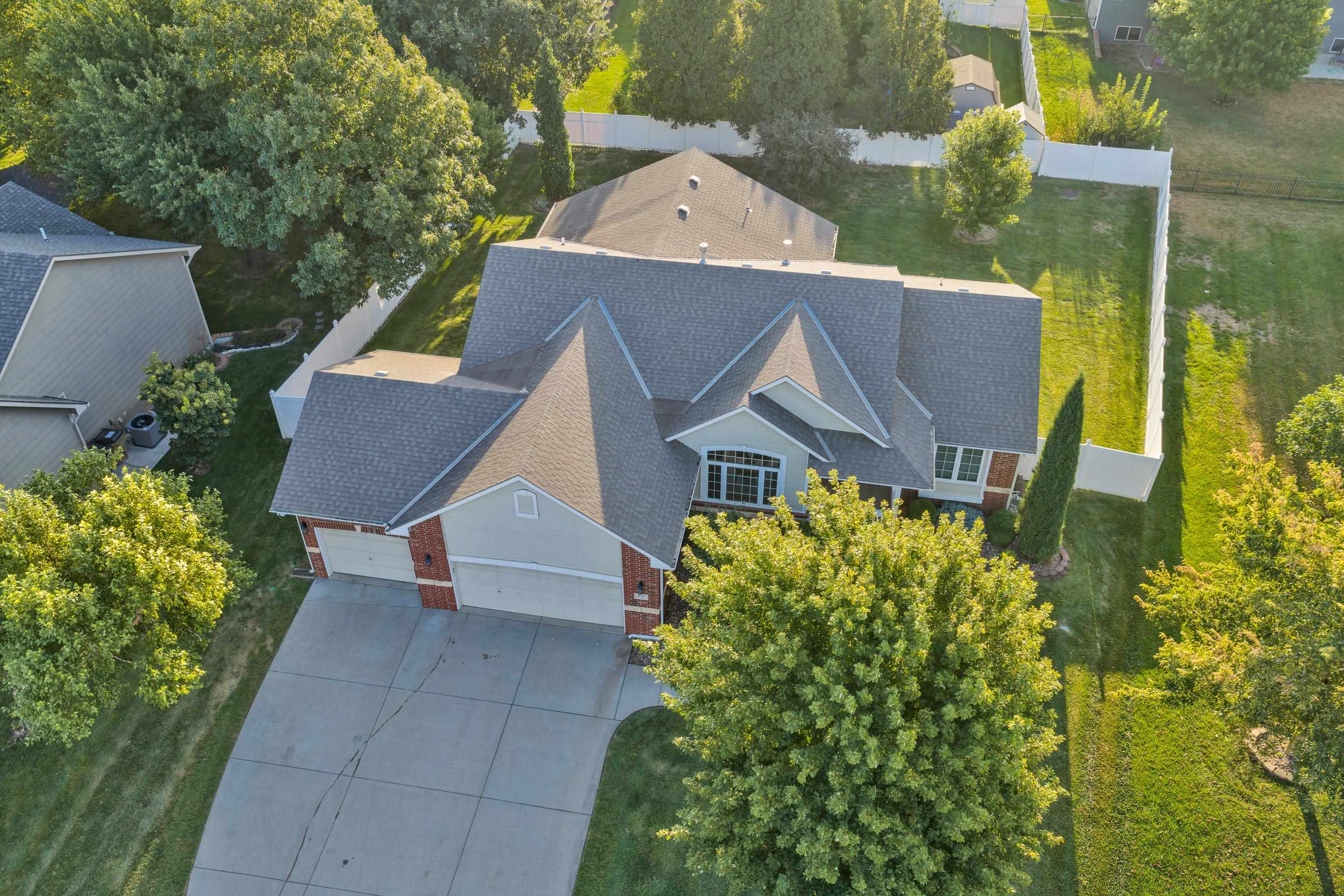 615 Autumn Glen Ct Property Photo 3