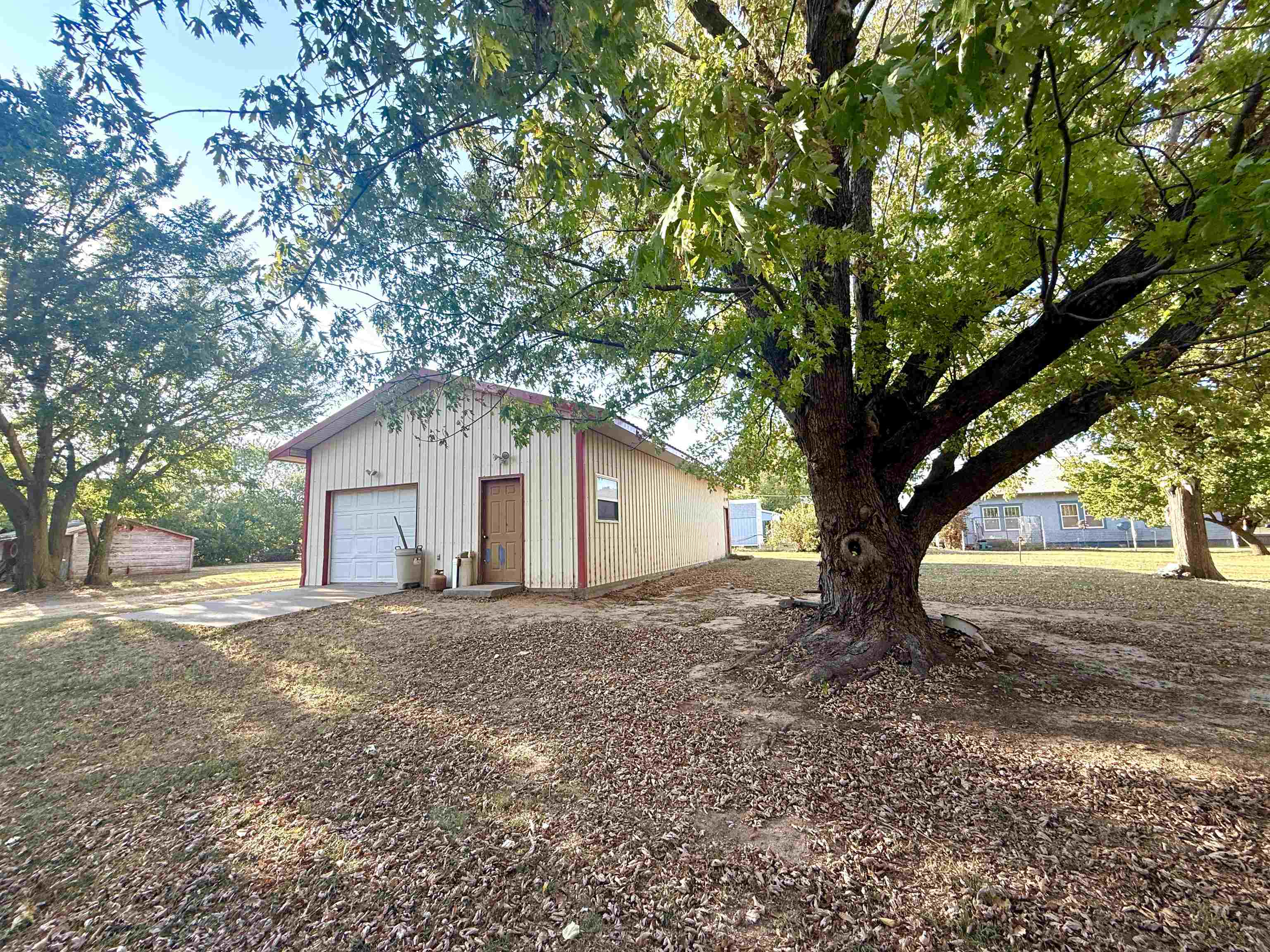 405 N Harper Property Photo 6