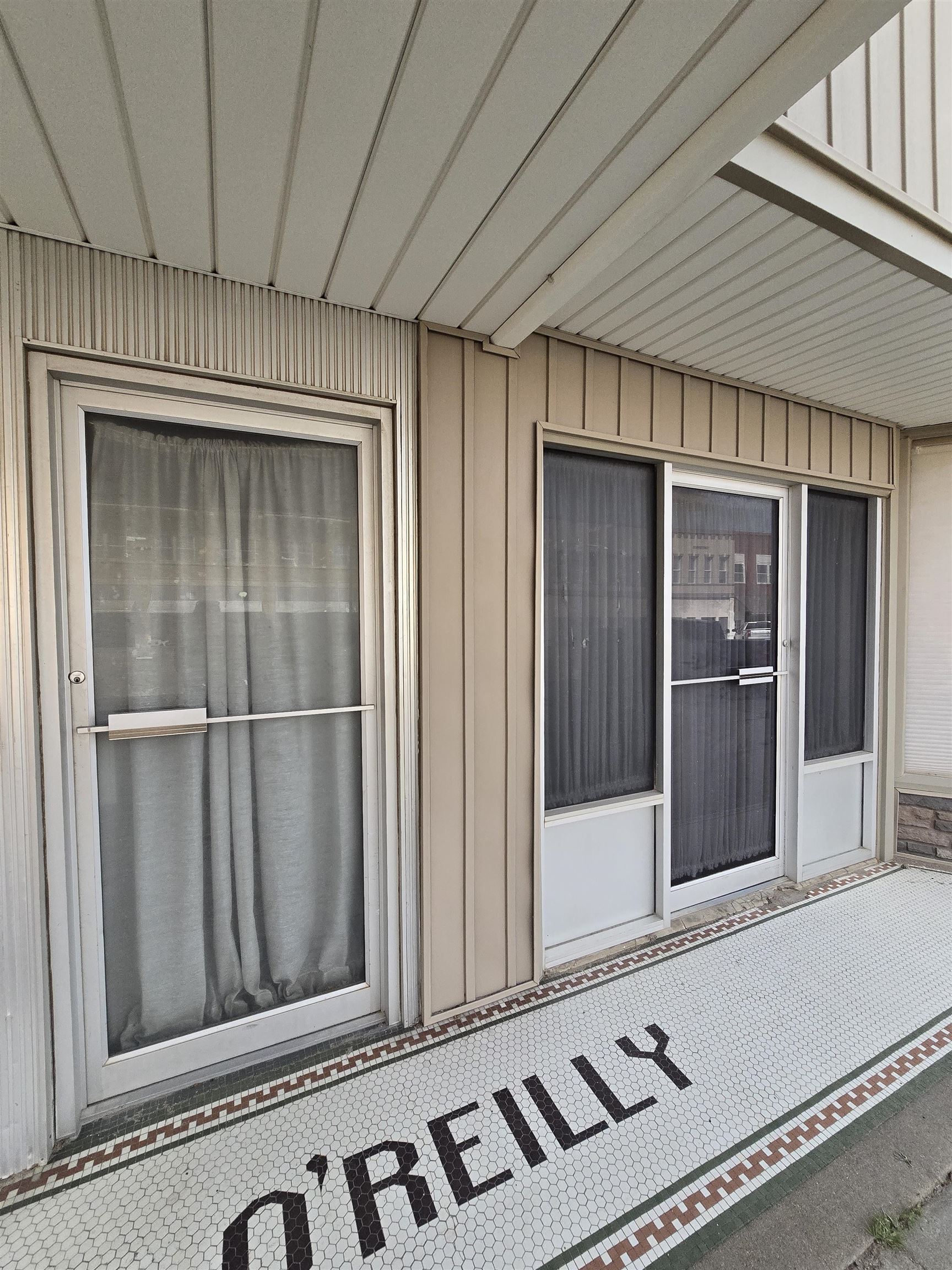 514 W Washington St. Property Photo 5