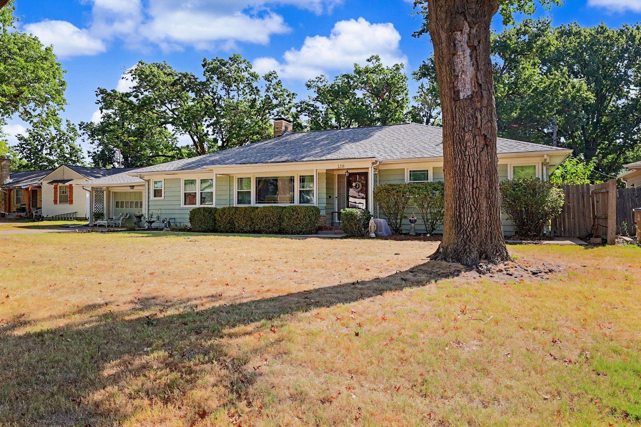 138 S Parkwood Ln Property Photo 1