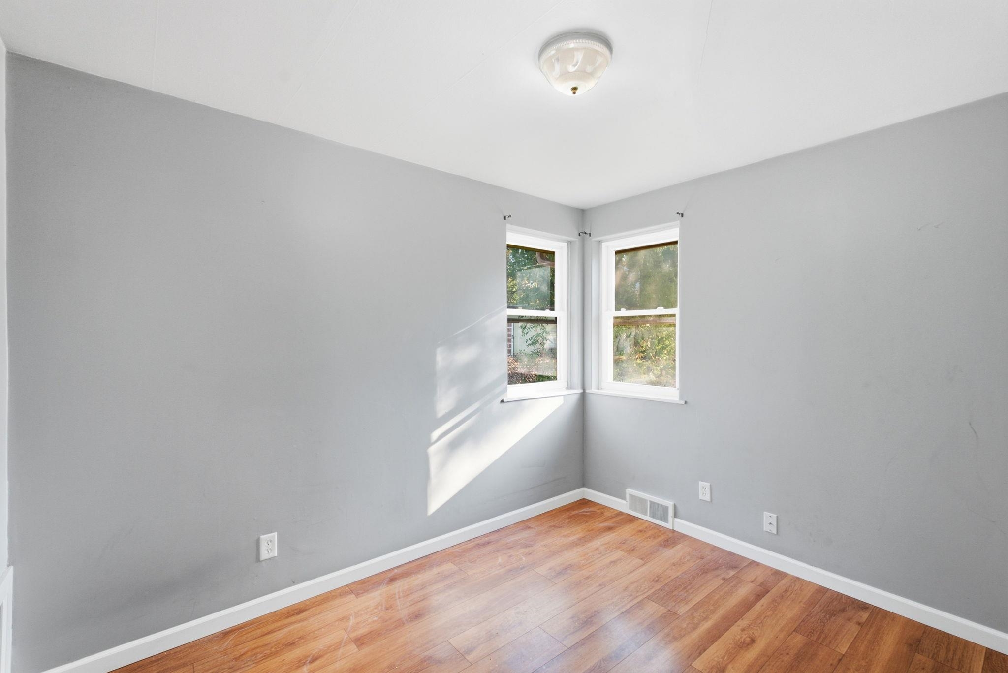 1568 N Harvard Ave Property Photo 11