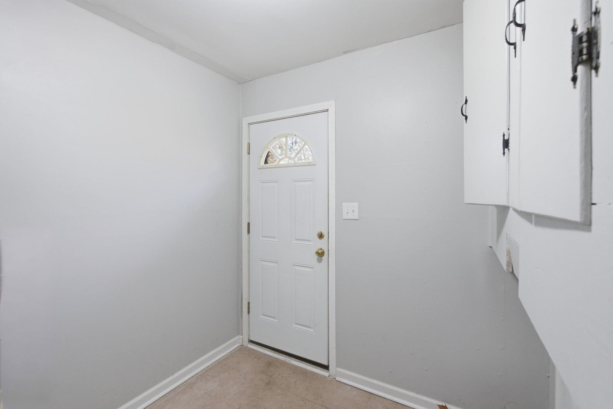 1568 N Harvard Ave Property Photo 15
