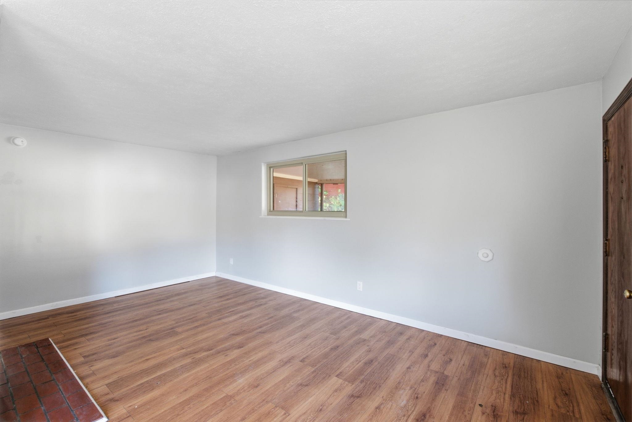 1568 N Harvard Ave Property Photo 16
