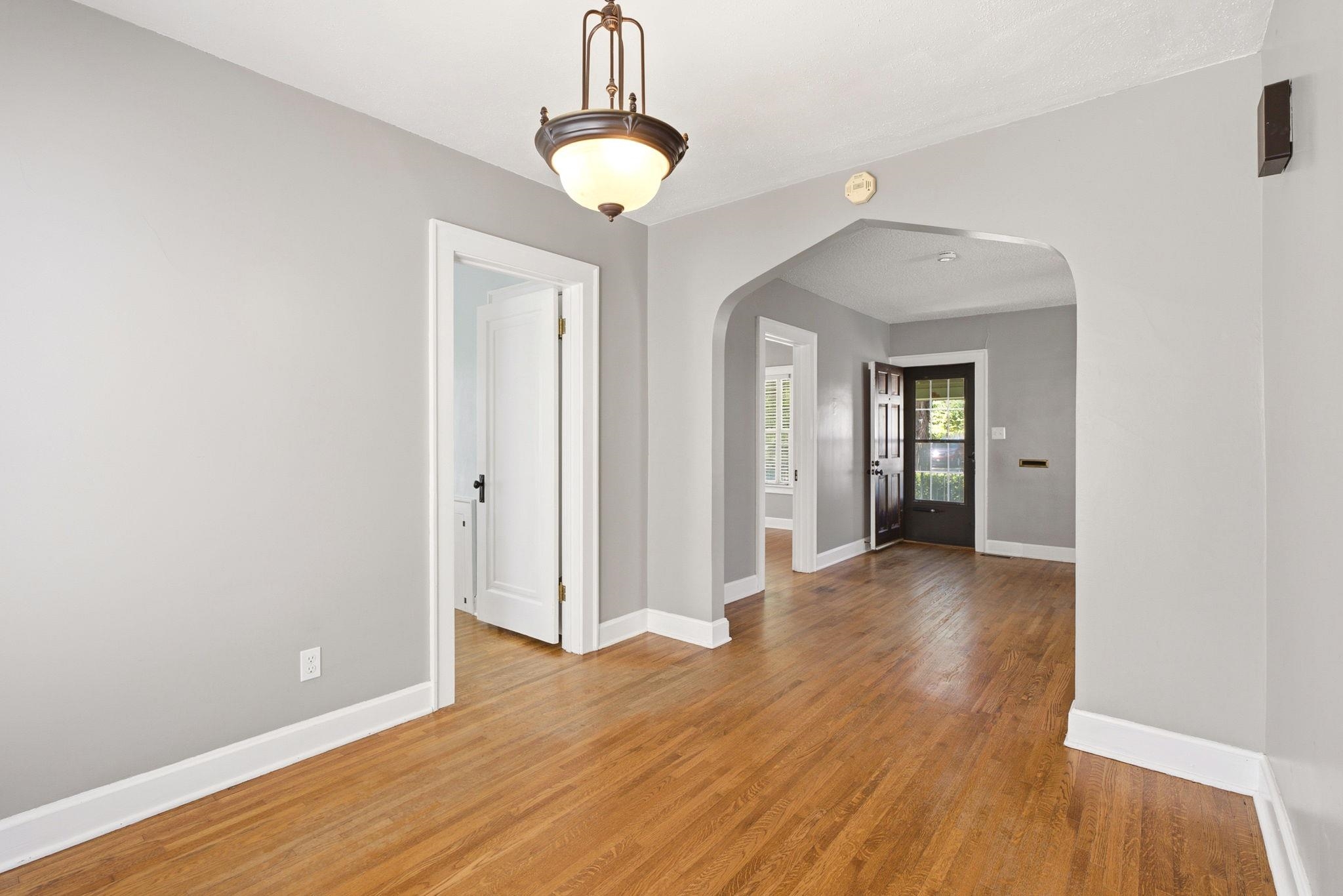 238 S Richmond Ave Property Photo 8