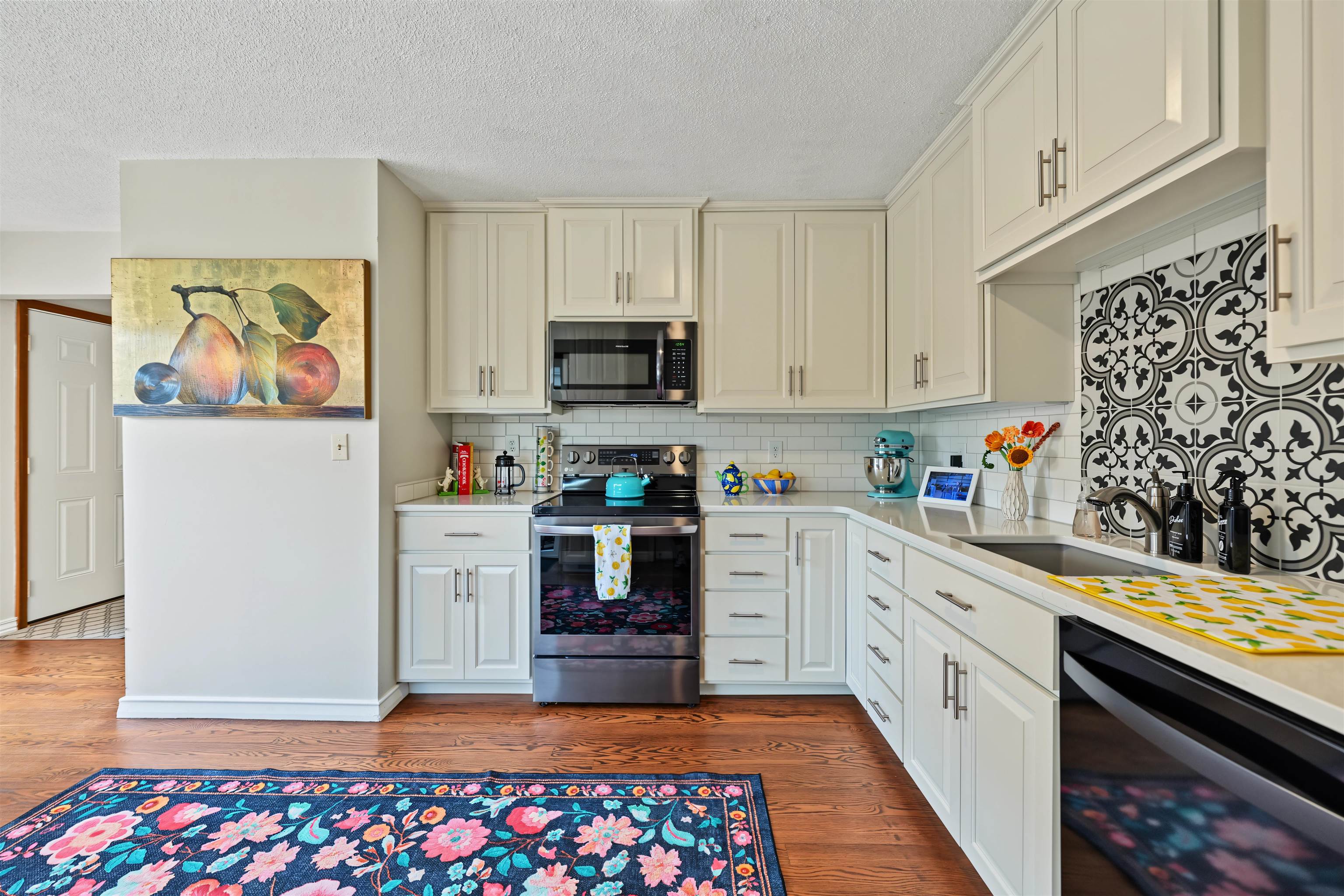 124 S Oakdale Ave A2 Property Photo 4