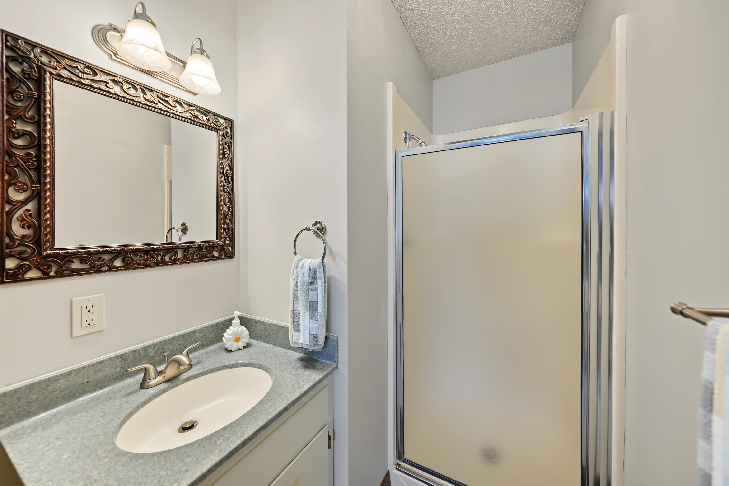 124 S Oakdale Ave A2 Property Photo 13