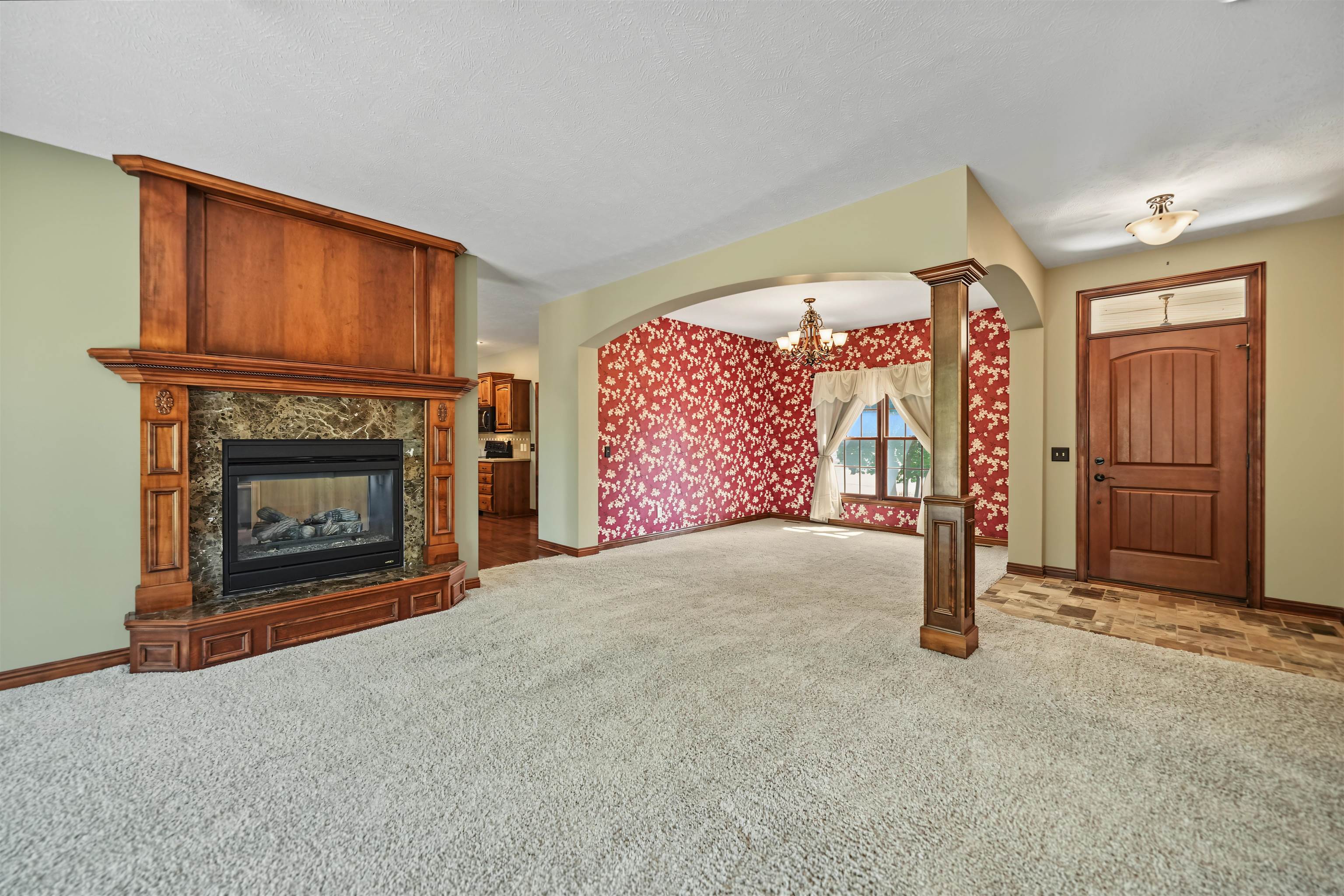 2213 Pinecrest Cir. Property Photo 8