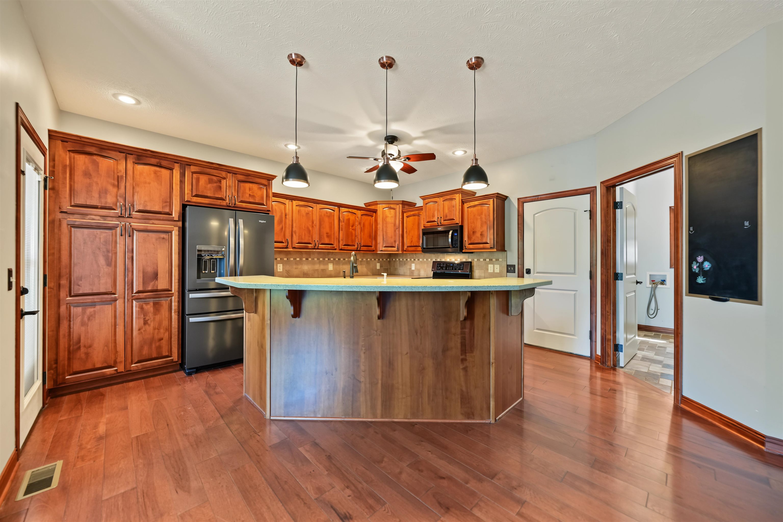 2213 Pinecrest Cir. Property Photo 11