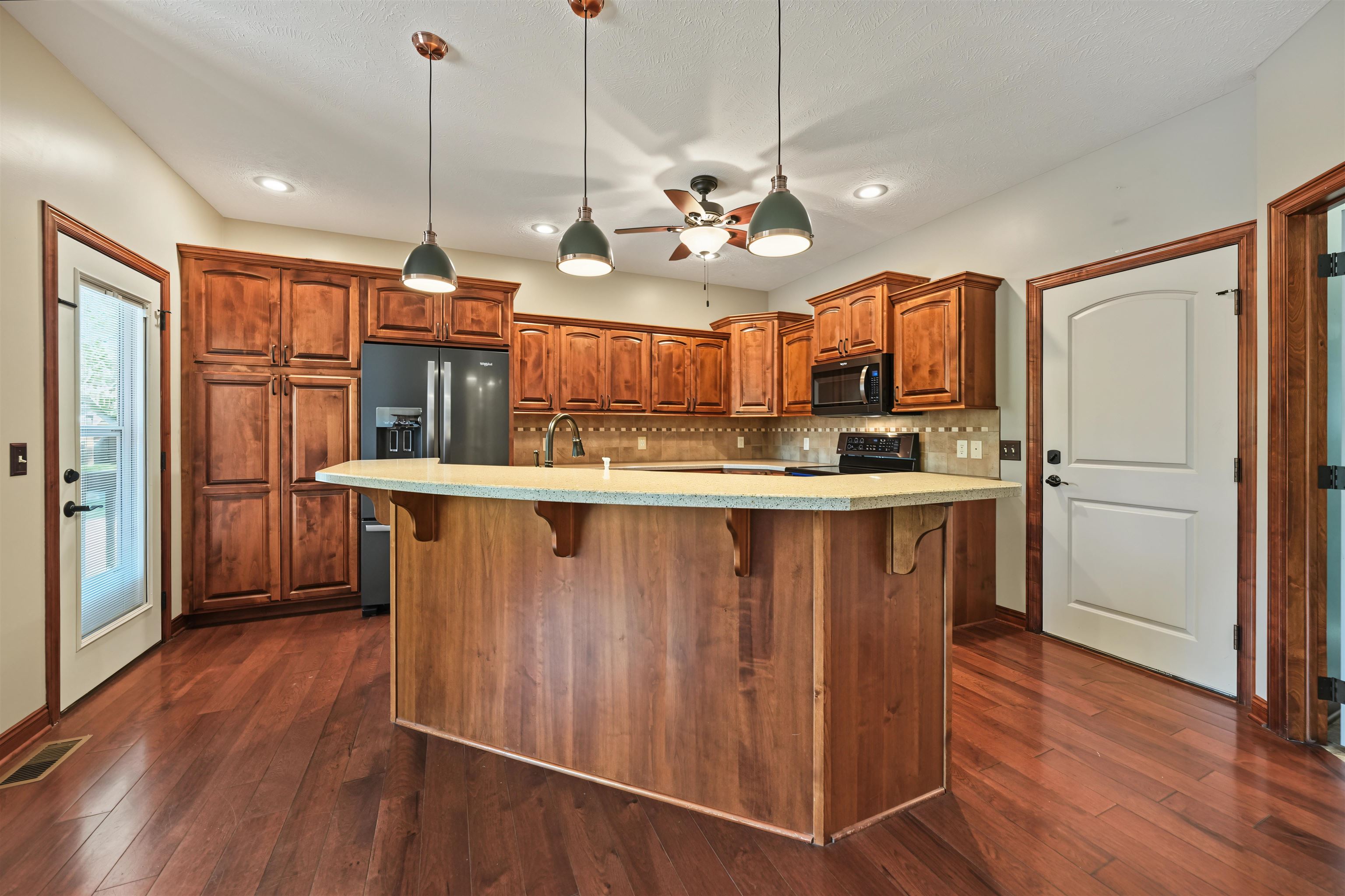 2213 Pinecrest Cir. Property Photo 12