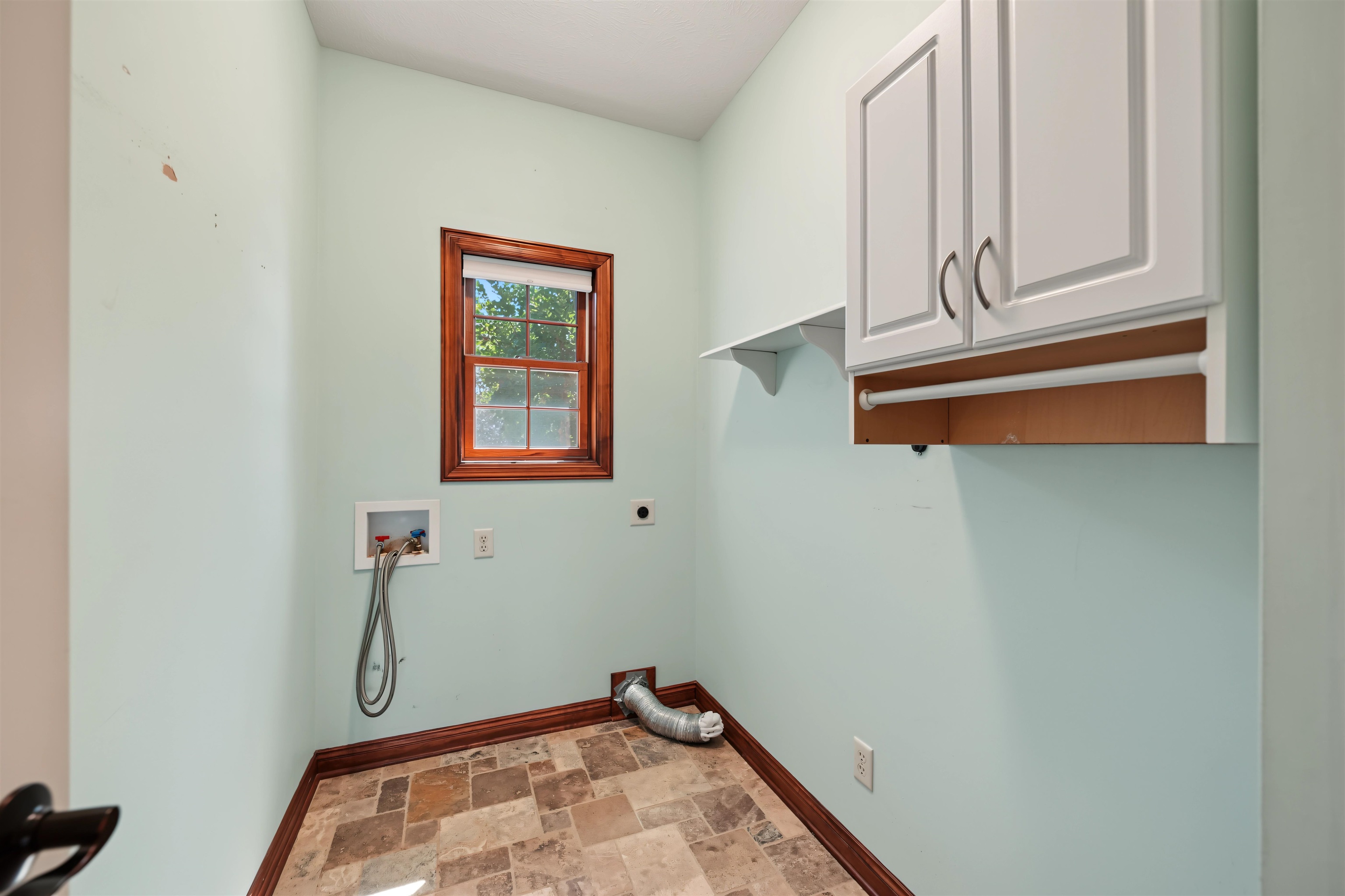 2213 Pinecrest Cir. Property Photo 13