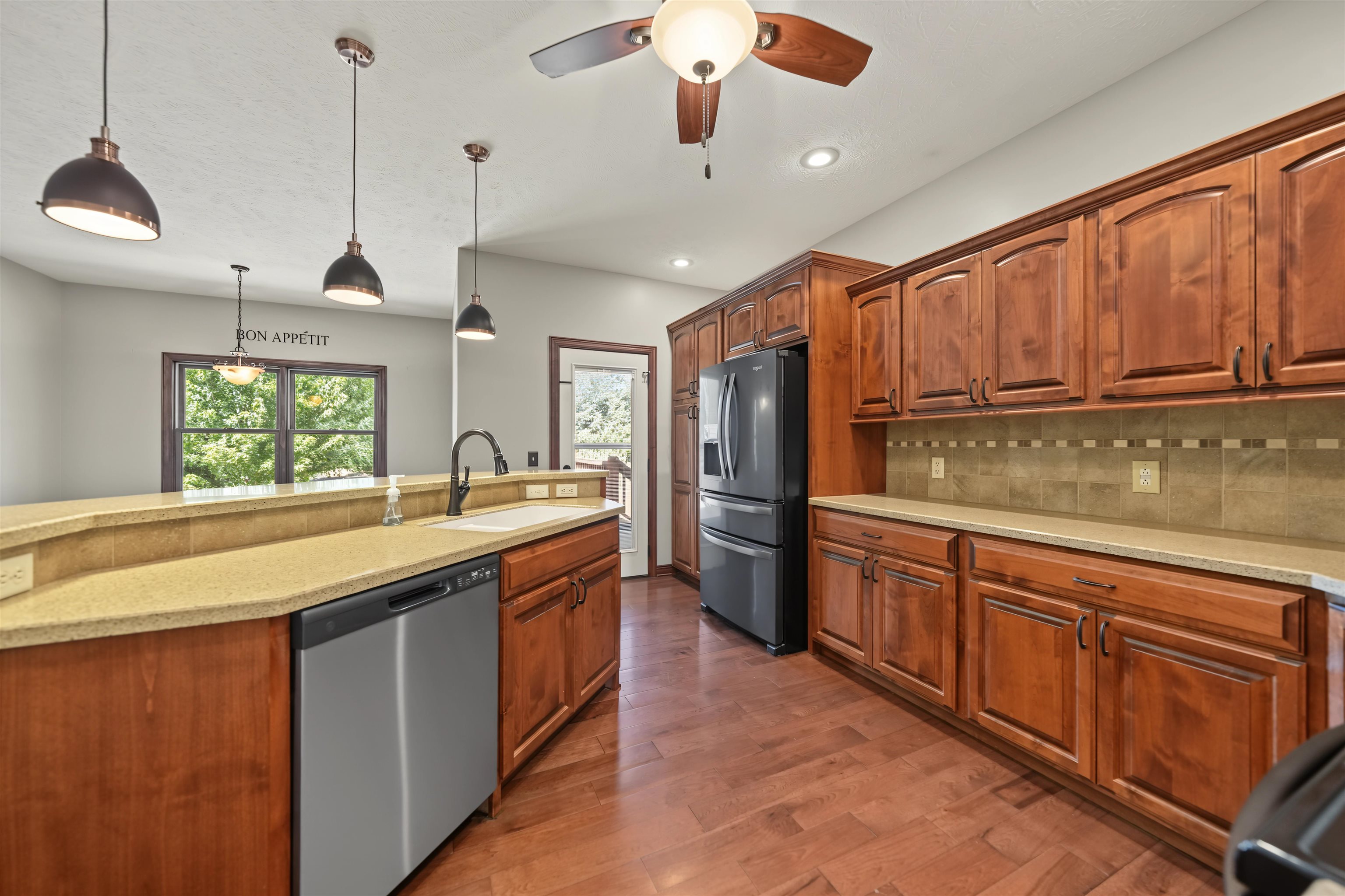 2213 Pinecrest Cir. Property Photo 15