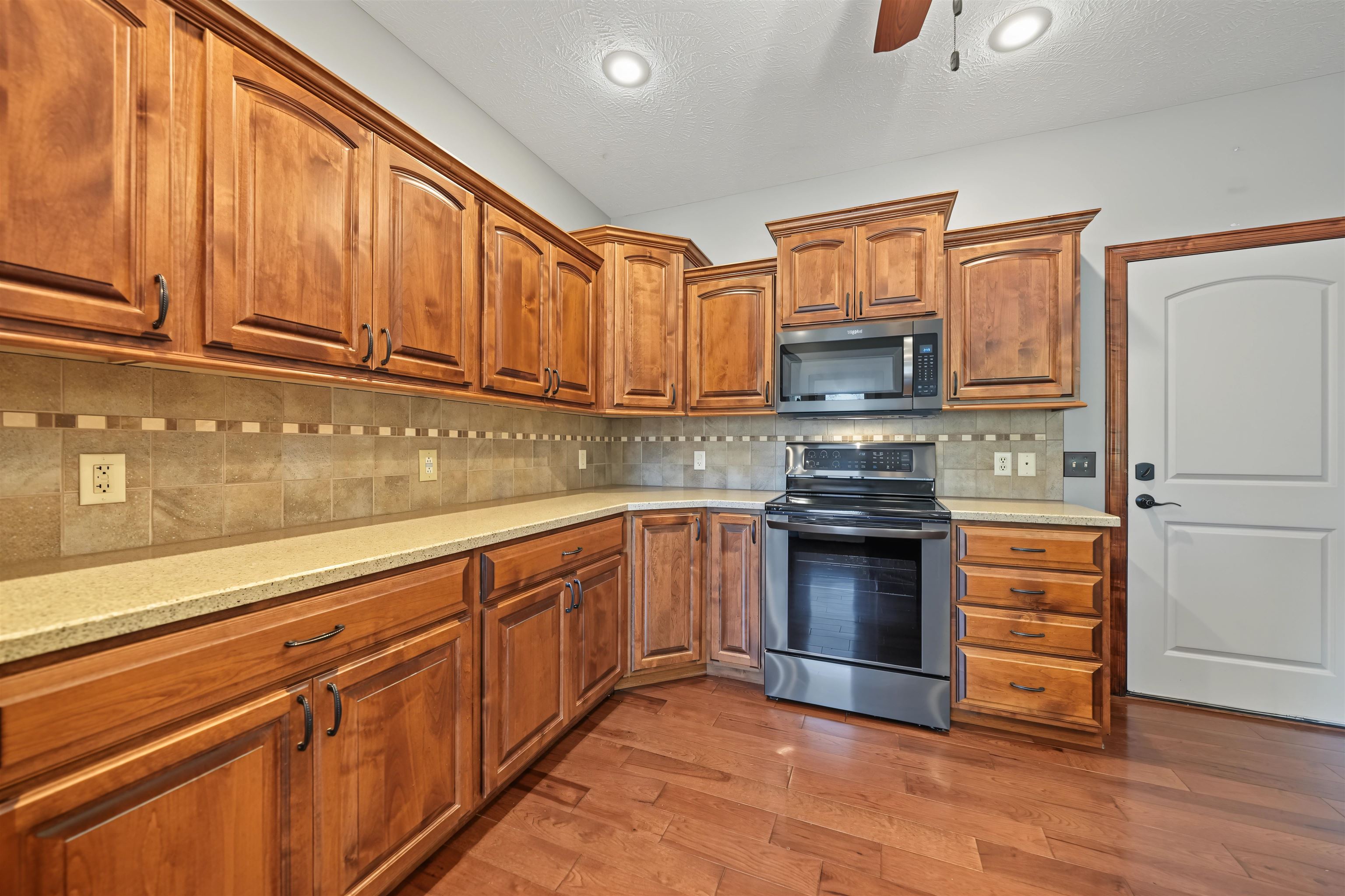 2213 Pinecrest Cir. Property Photo 16