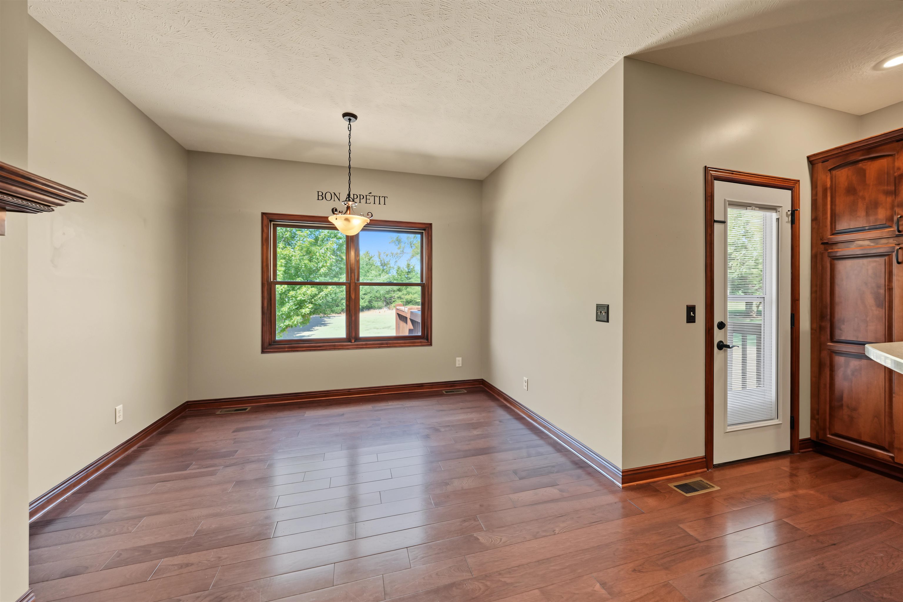 2213 Pinecrest Cir. Property Photo 18