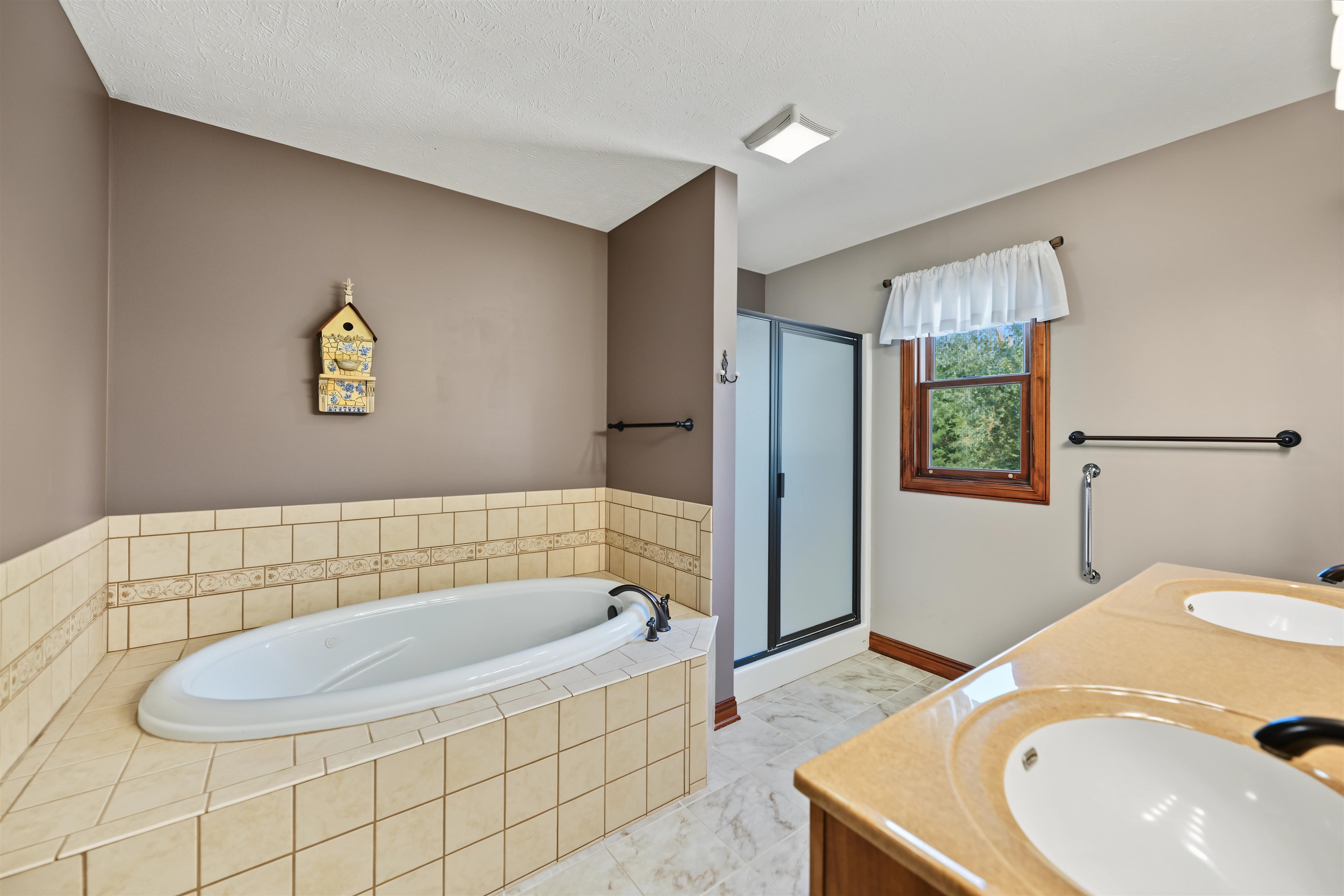 2213 Pinecrest Cir. Property Photo 23
