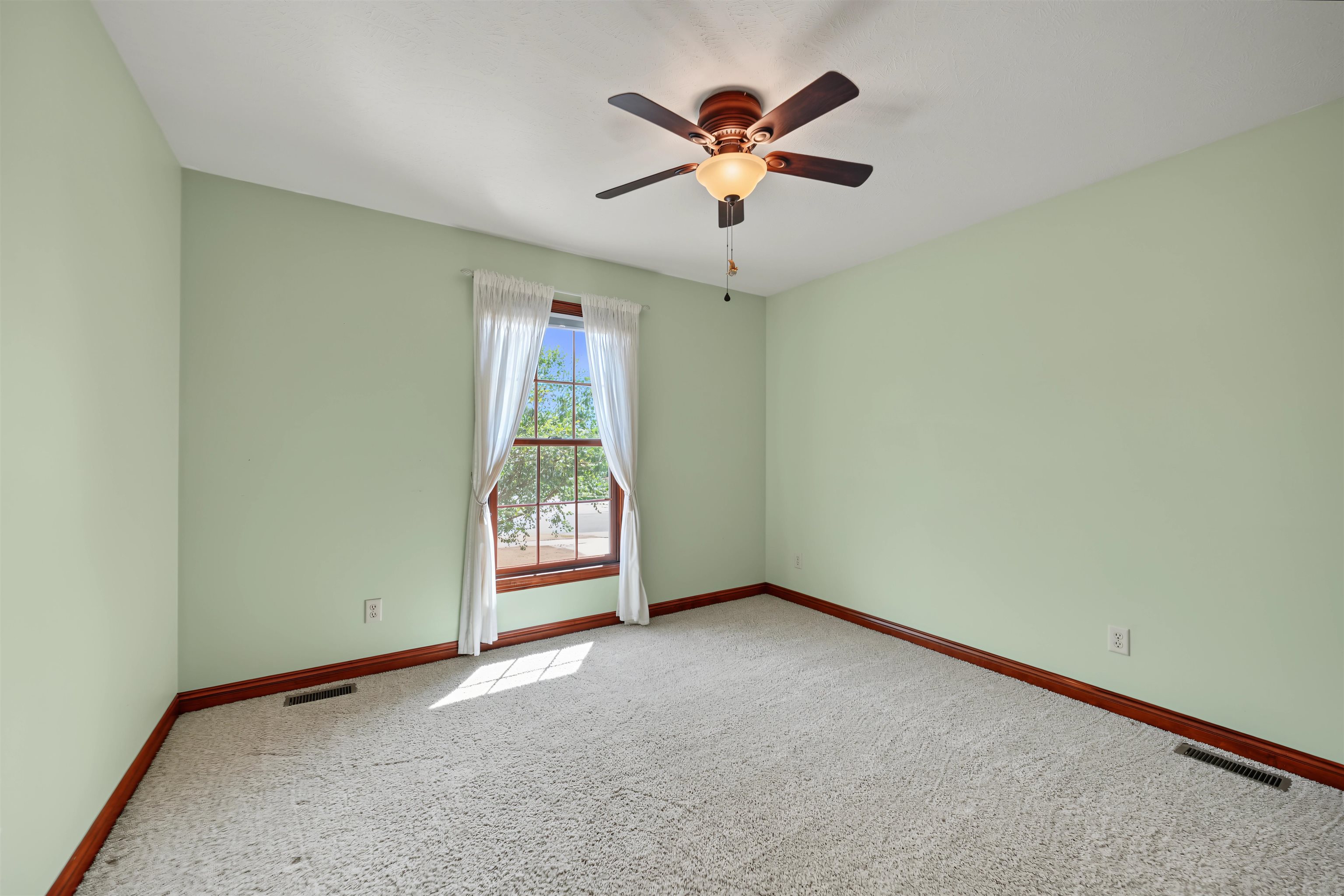 2213 Pinecrest Cir. Property Photo 26