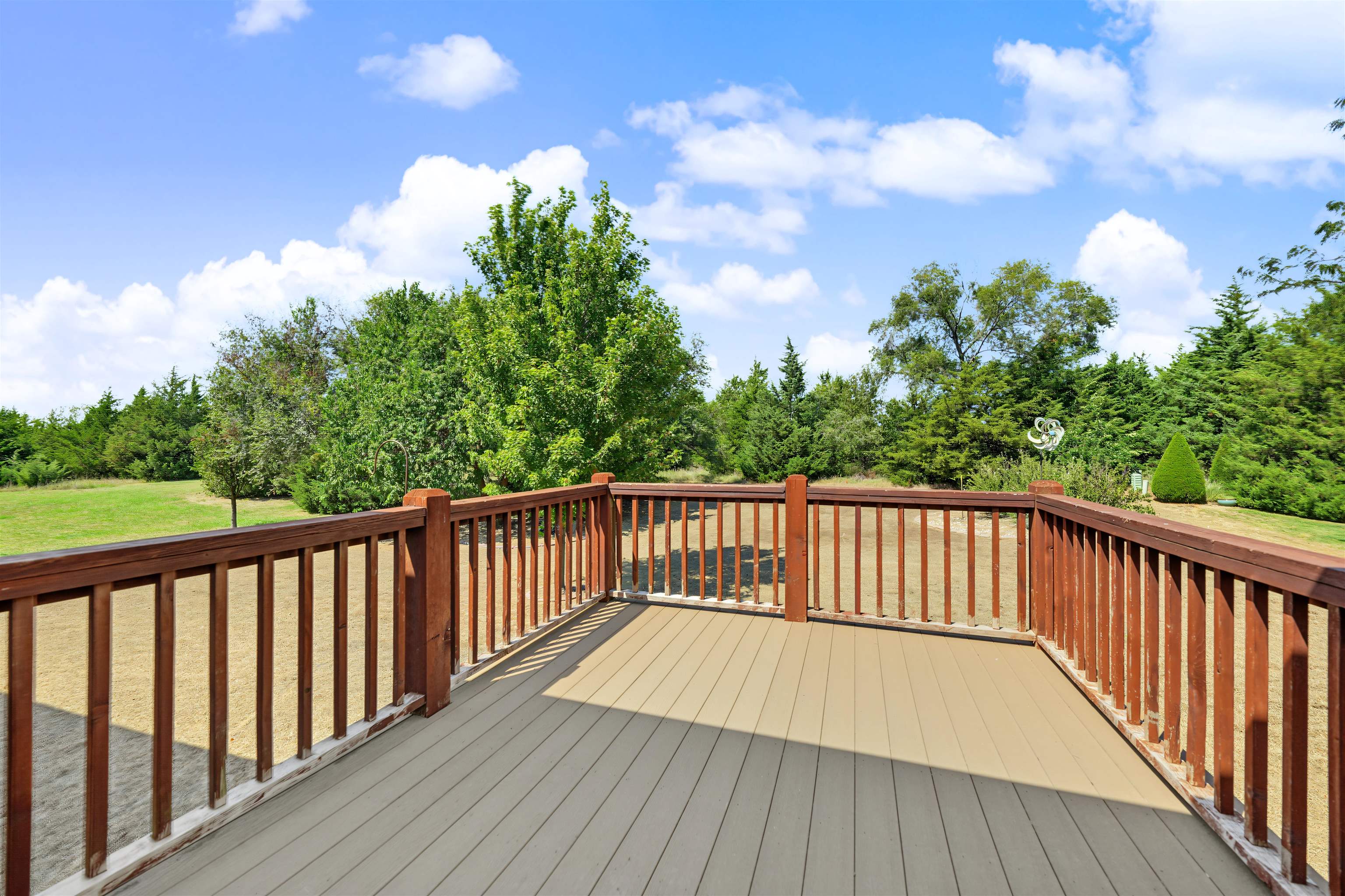 2213 Pinecrest Cir. Property Photo 32