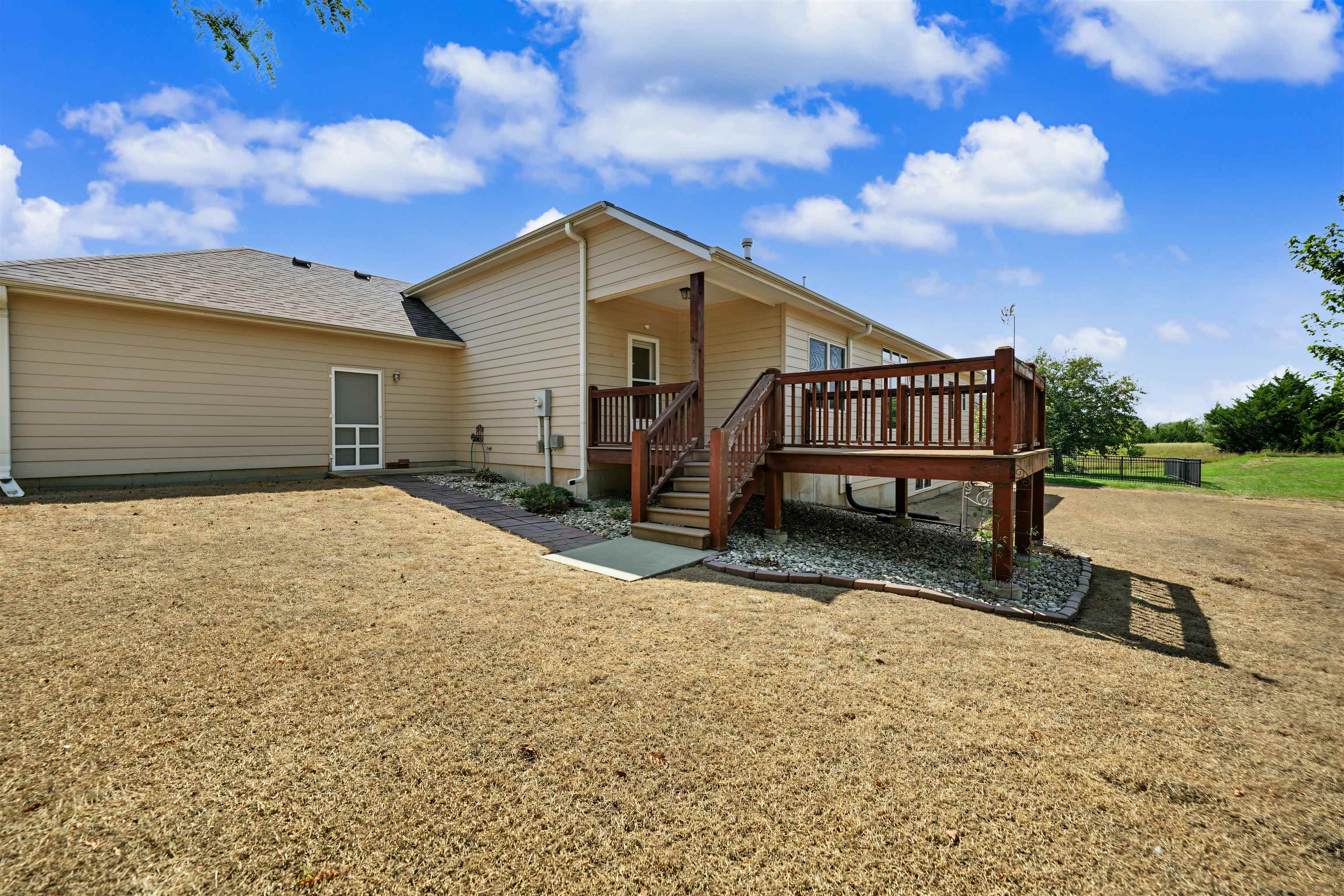 2213 Pinecrest Cir. Property Photo 35