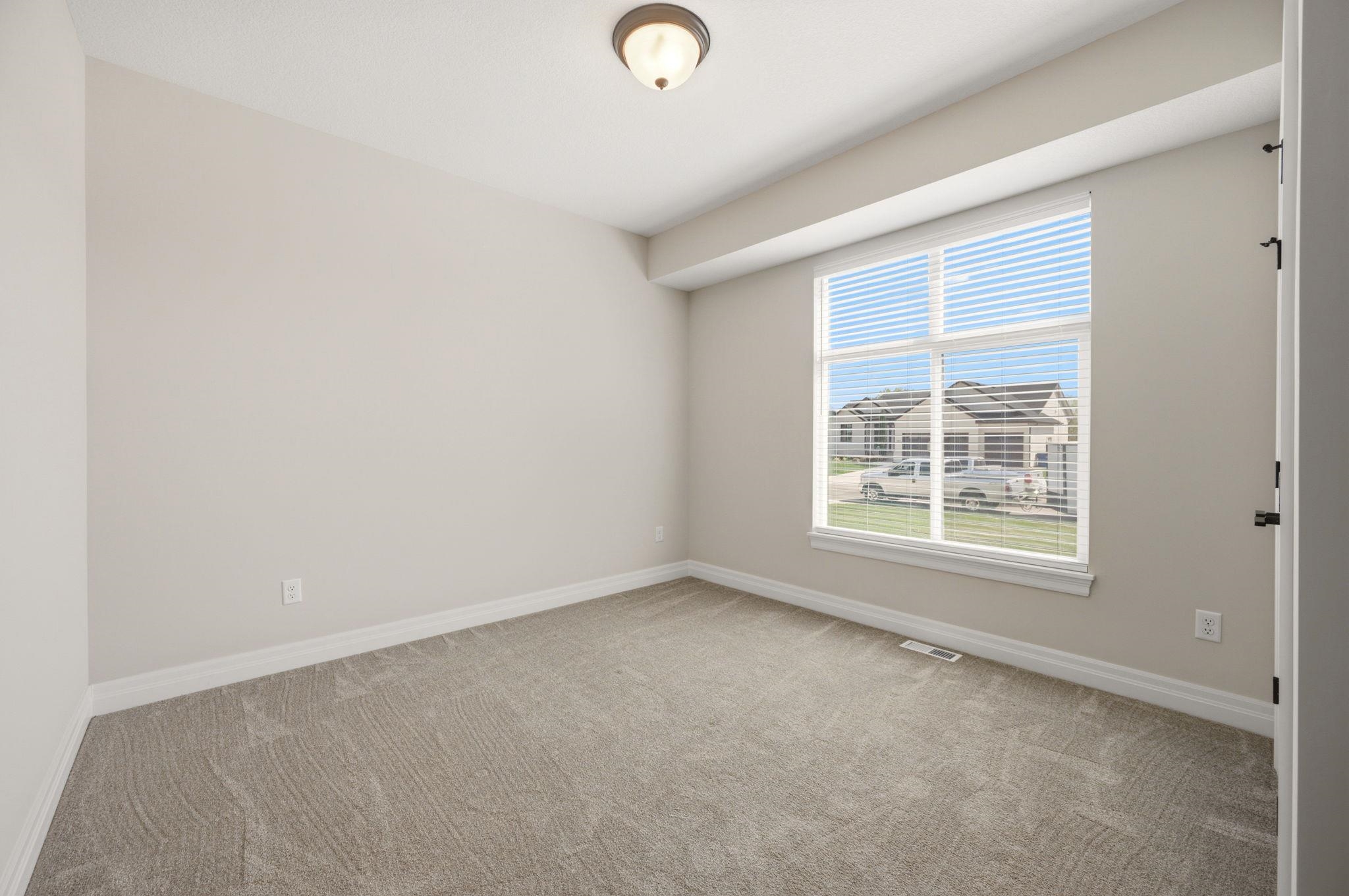 5885 N Saint Paul Ct Property Photo 20