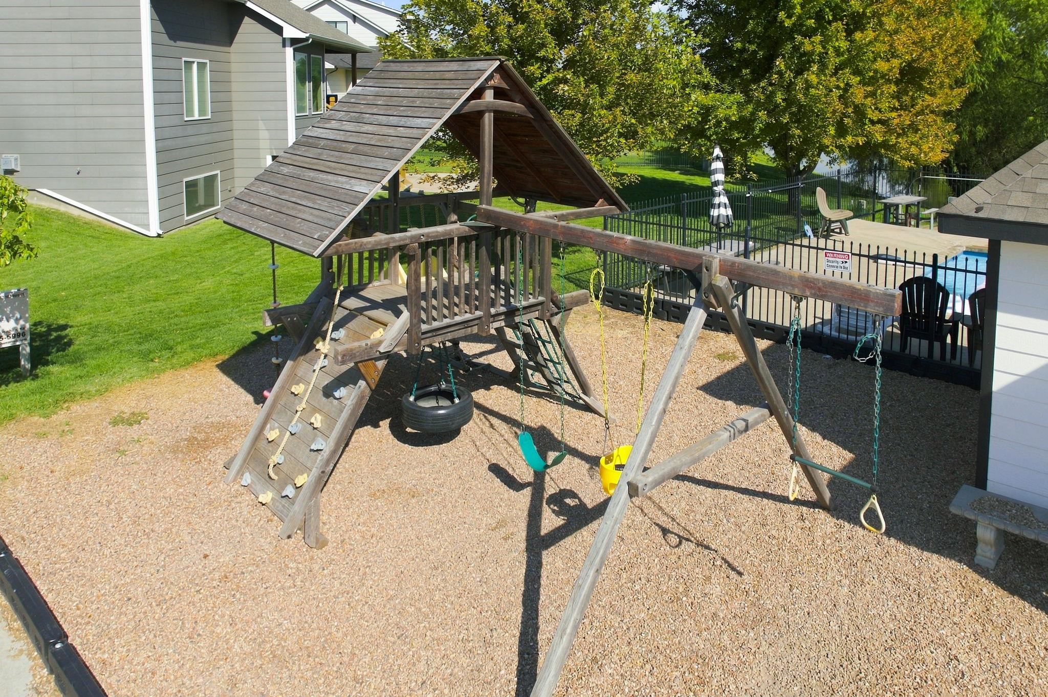 5885 N Saint Paul Ct Property Photo 34