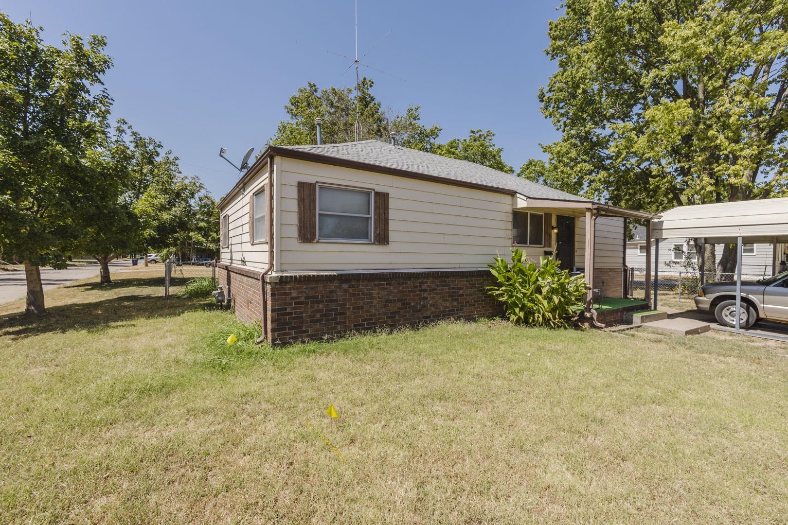 2057 S Santa Fe St. Property Photo 2