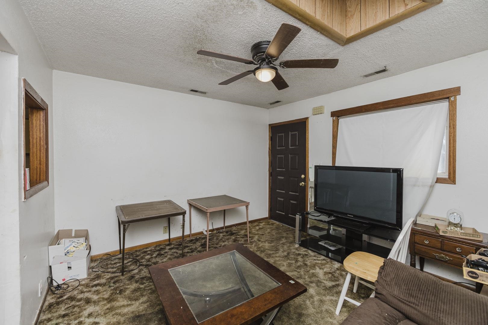 2057 S Santa Fe St. Property Photo 6
