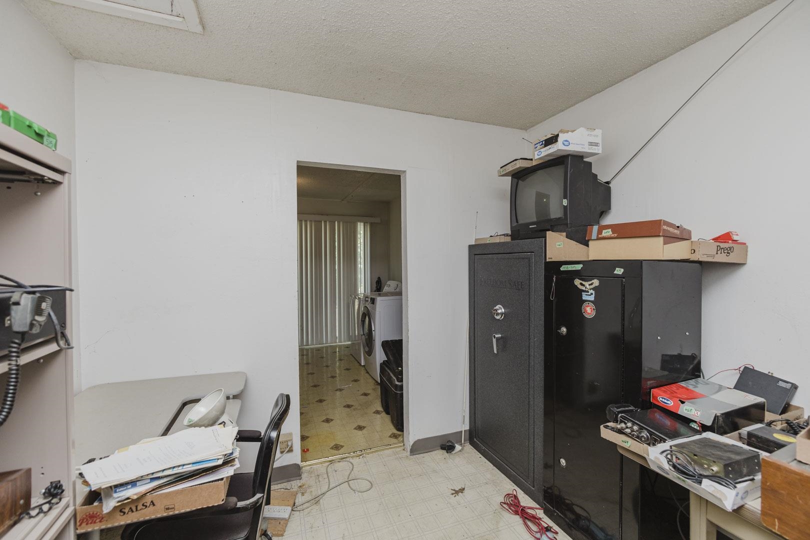2057 S Santa Fe St. Property Photo 15