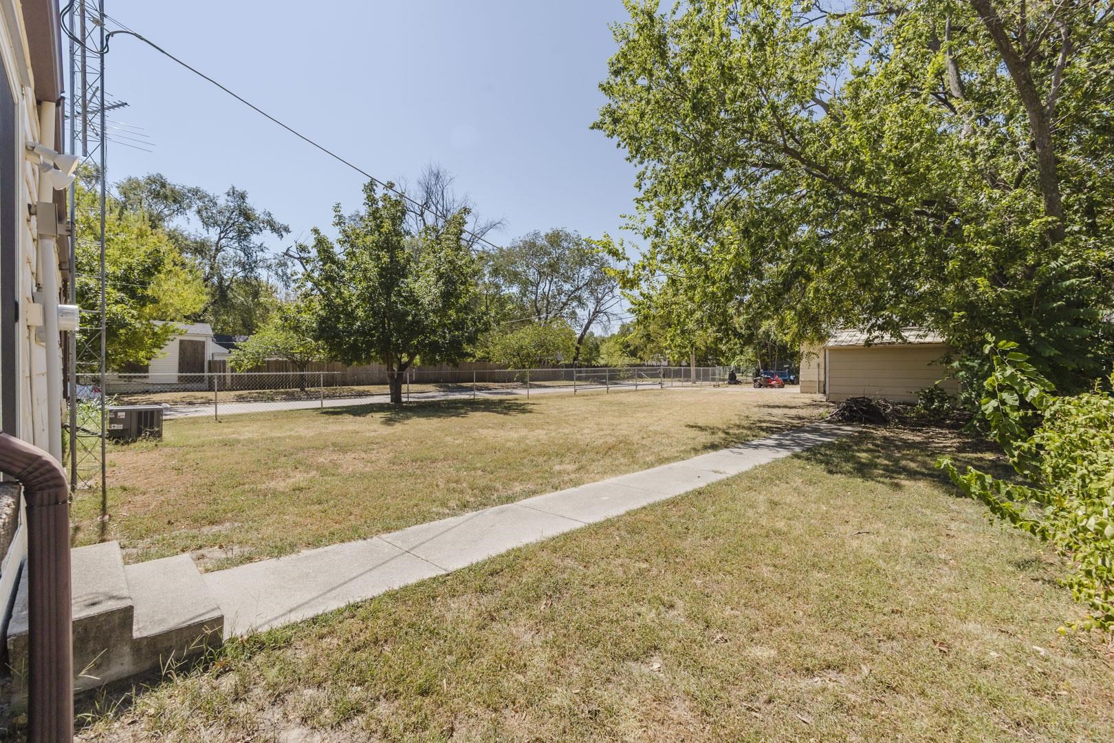 2057 S Santa Fe St. Property Photo 26