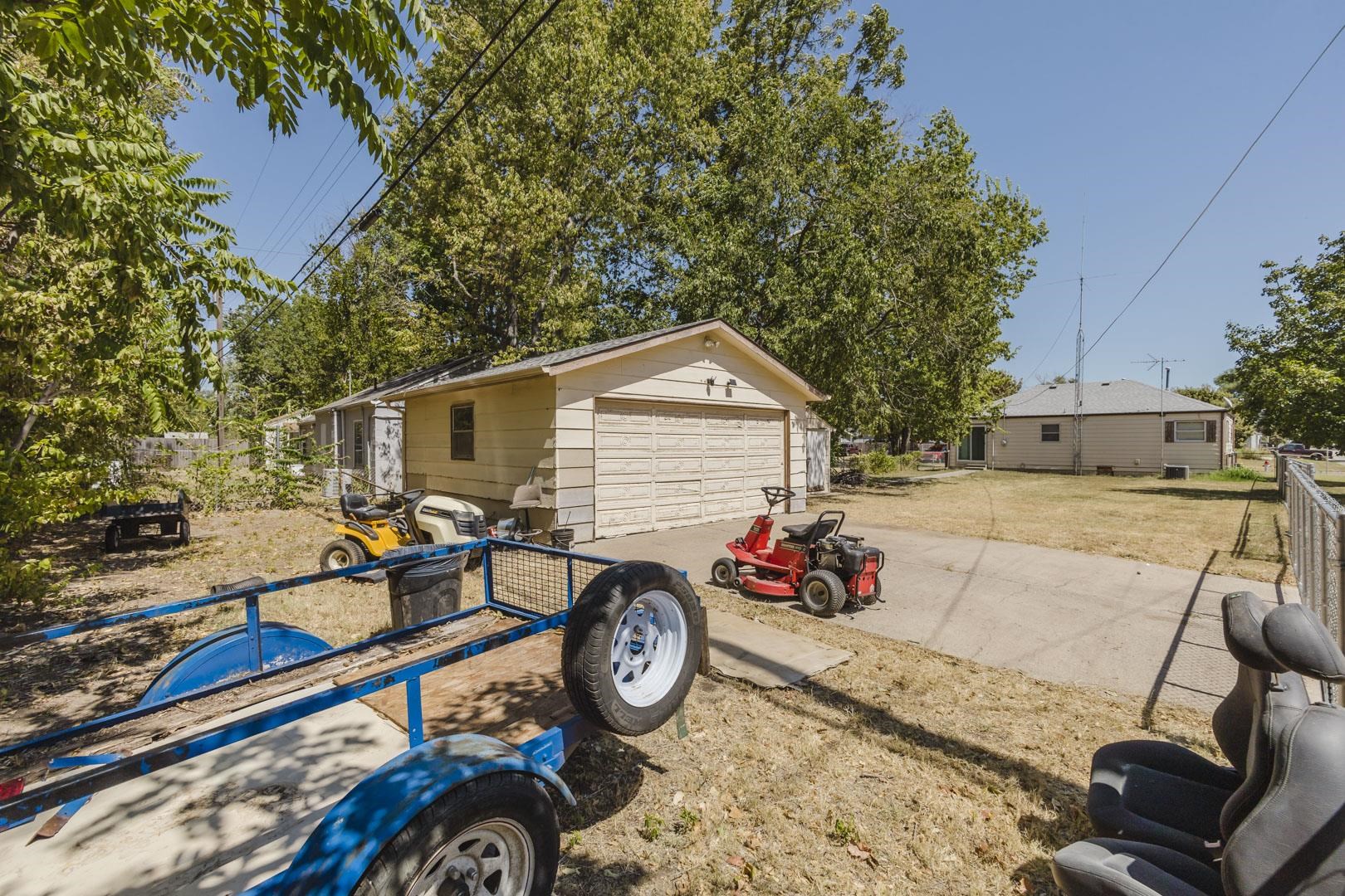 2057 S Santa Fe St. Property Photo 31