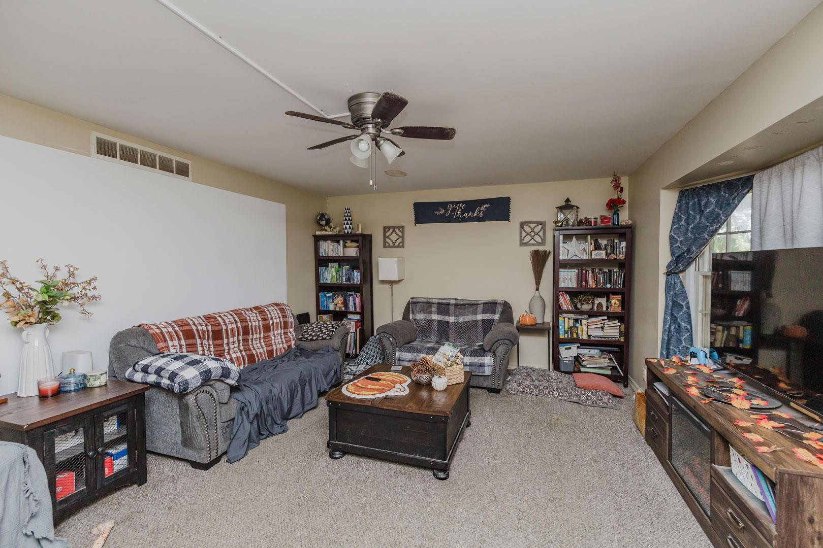 6807 E Bayley Property Photo 2