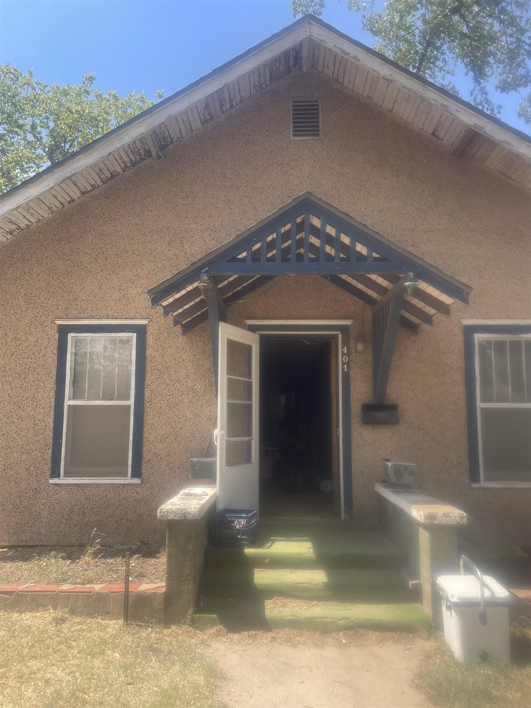 401 N Blaine Property Photo 4