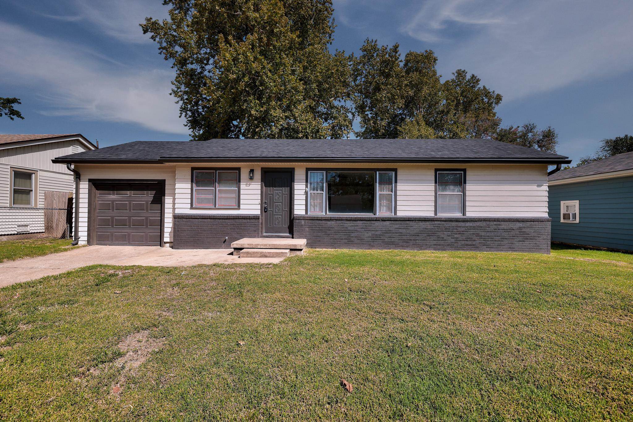 234 Stanley Dr Property Photo 1