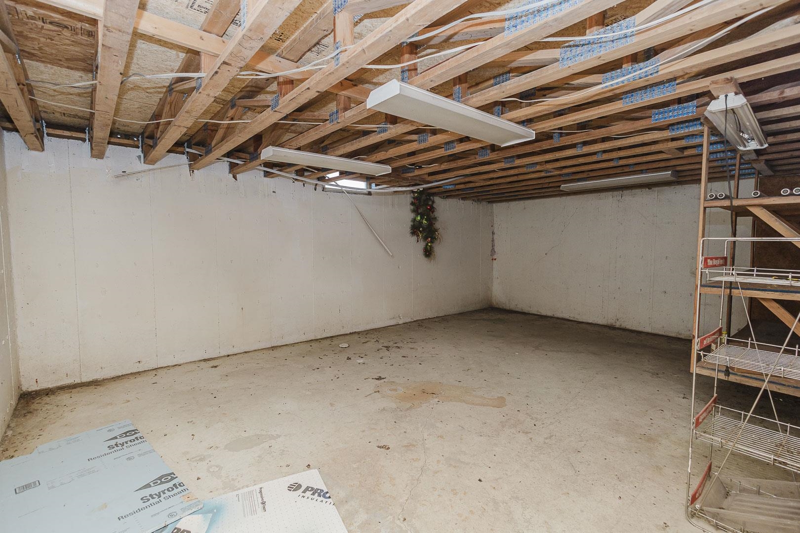 13400 E 55th Property Photo 11