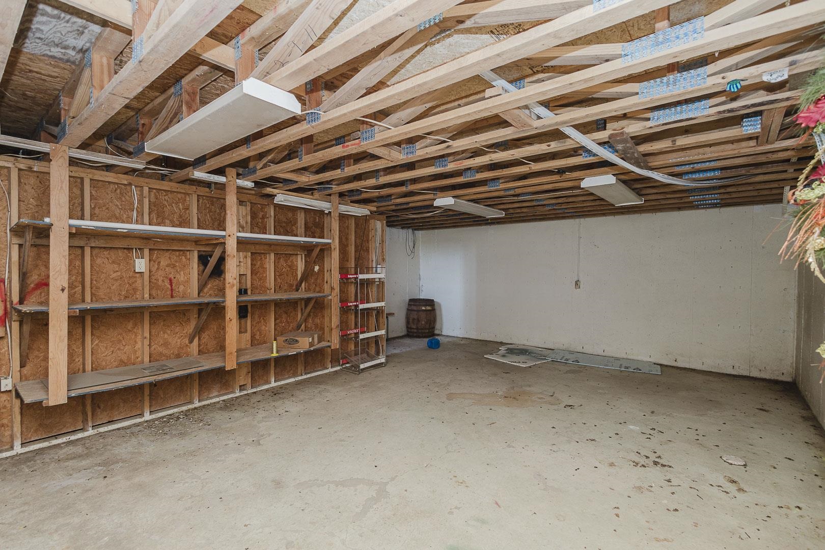 13400 E 55th Property Photo 12