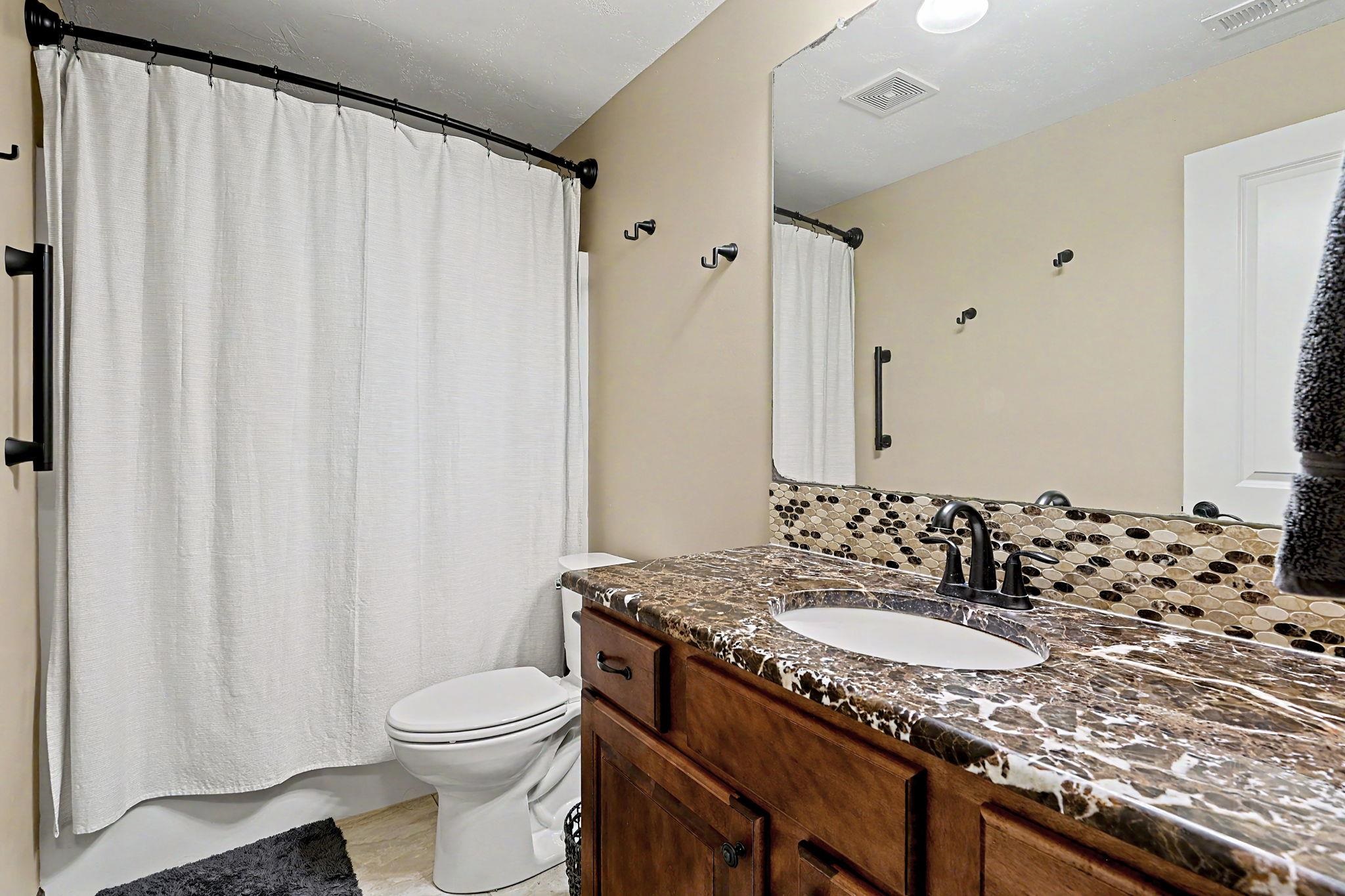 1002 E Woodstone Dr Property Photo 23