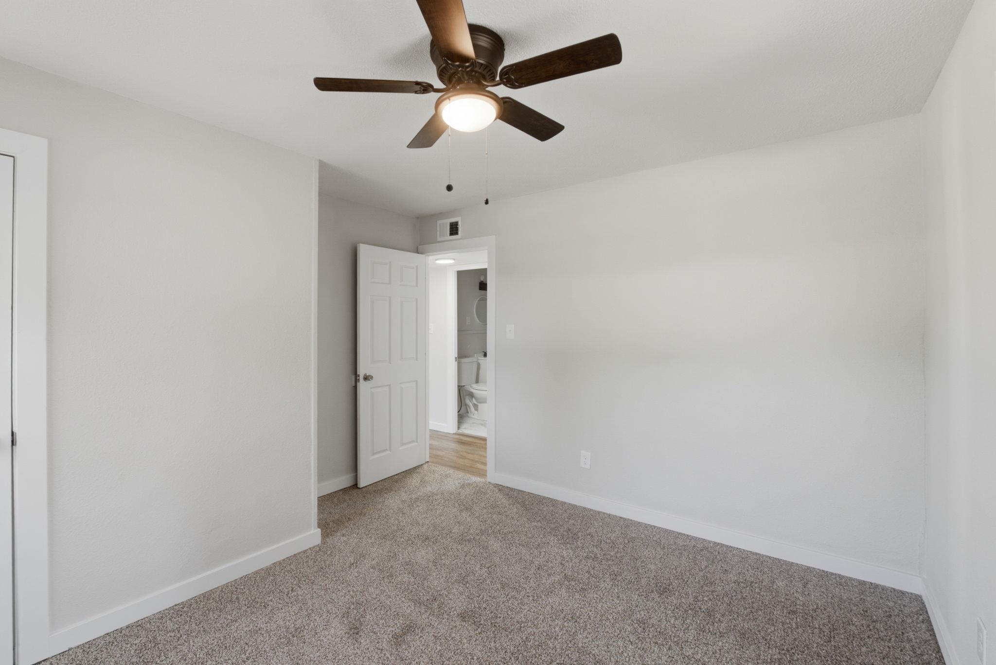 2525 N Lorraine Ave Property Photo 11