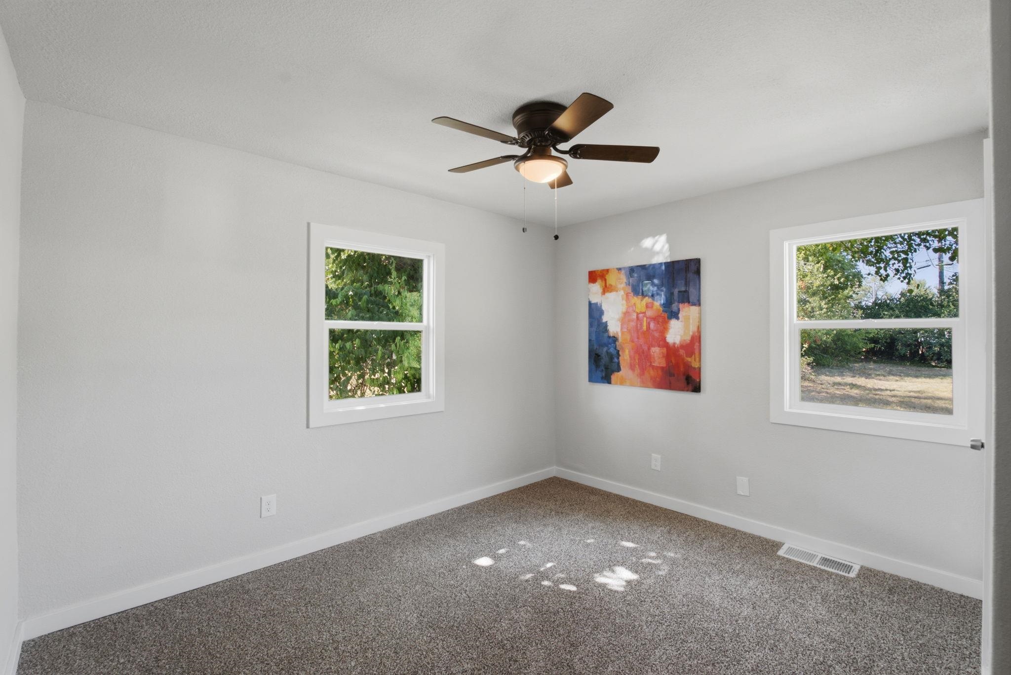 2525 N Lorraine Ave Property Photo 12