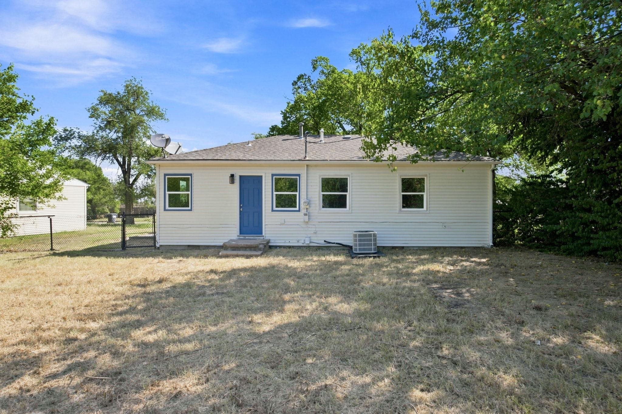2525 N Lorraine Ave Property Photo 19