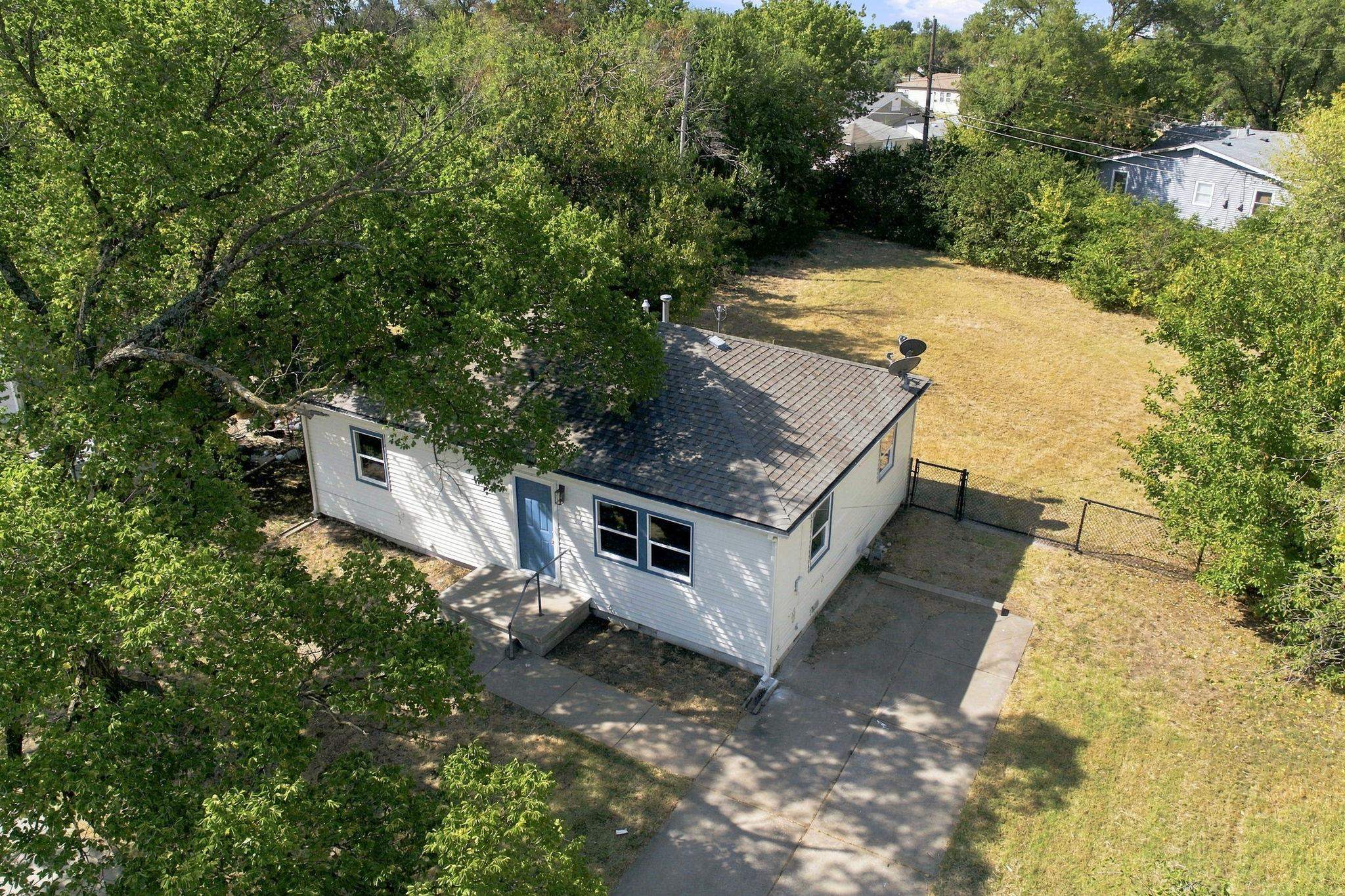 2525 N Lorraine Ave Property Photo 21
