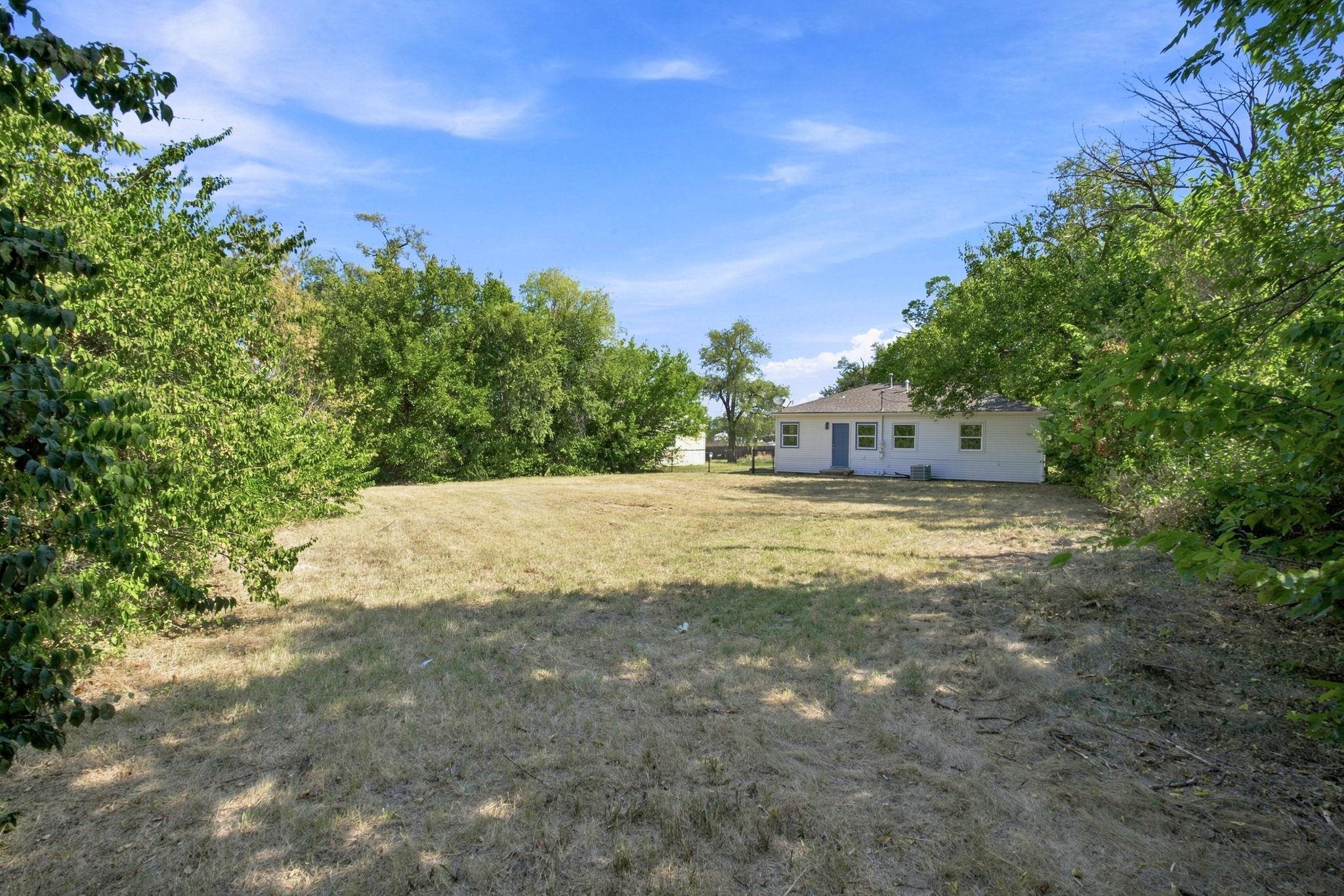 2525 N Lorraine Ave Property Photo 23