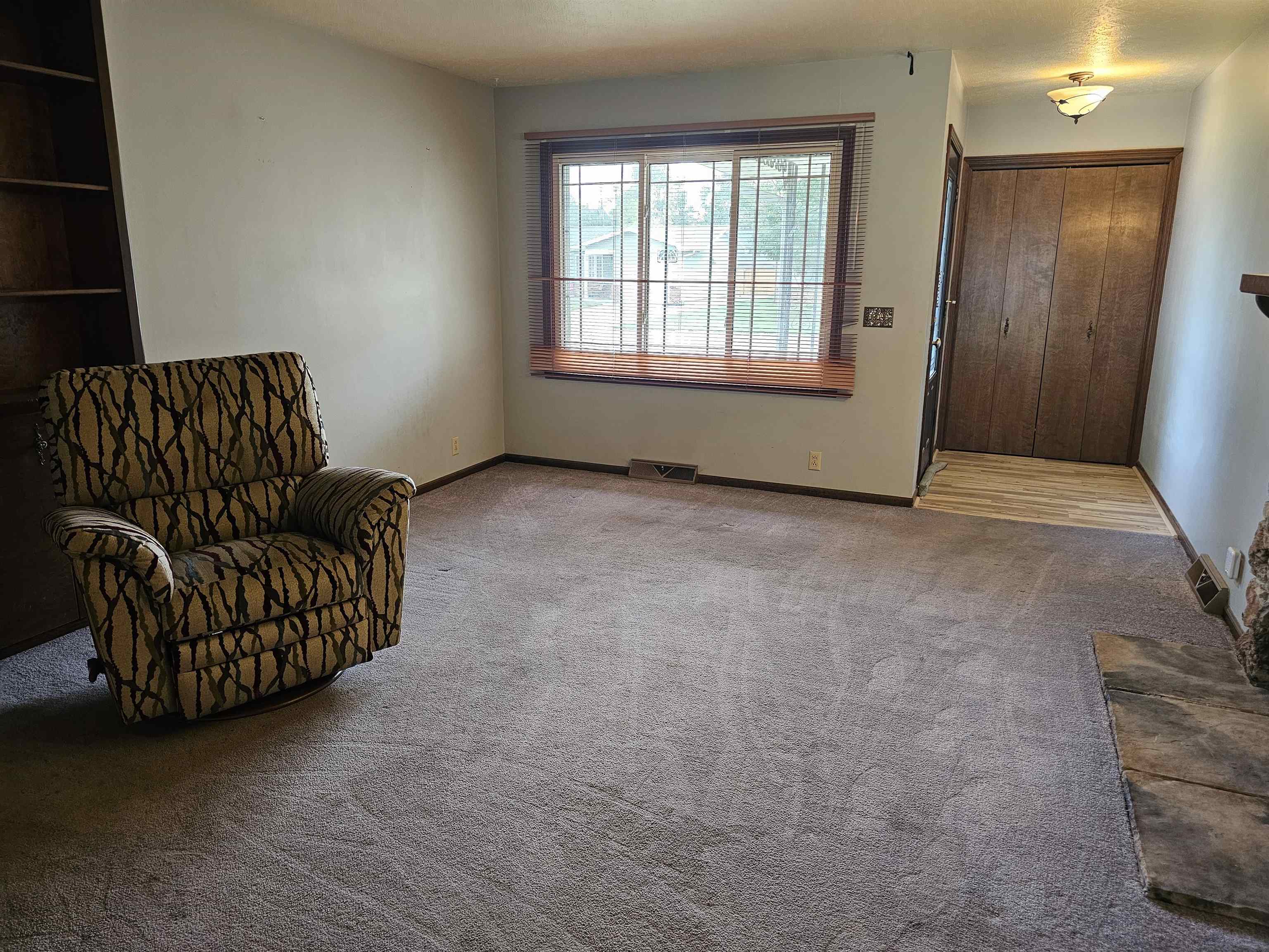 619 Berkshire Dr Property Photo 6